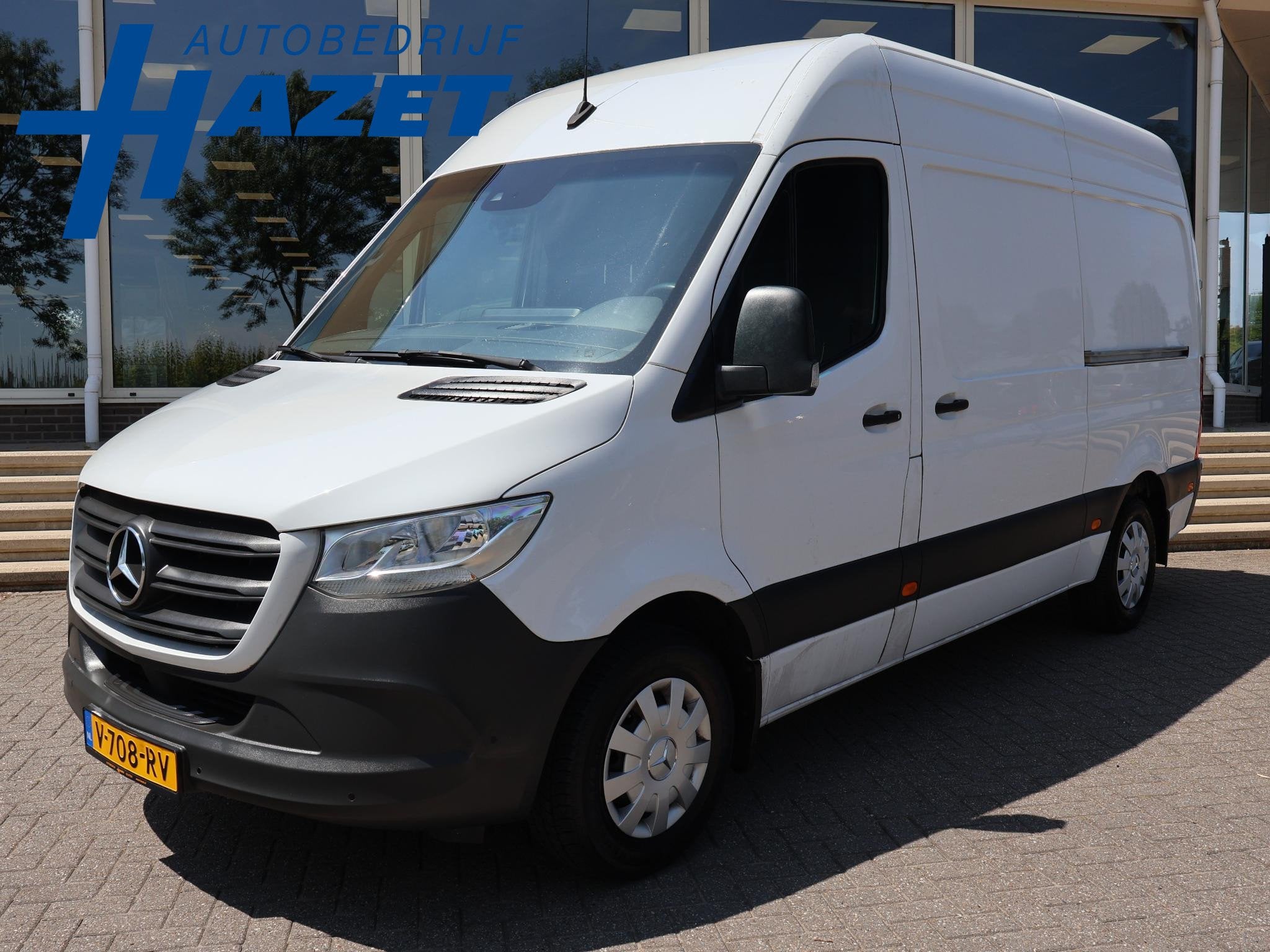 Mercedes-Benz Sprinter 316 2.2 CDI 163 PK AUT. L2H2 + 2 SCHU, Auto's, Bestelauto's, Automaat, Gebruikt, Euro 6, 4 cilinders