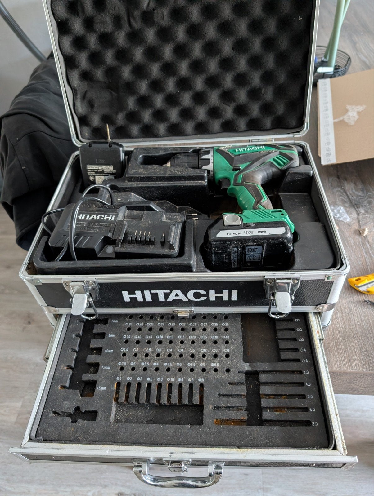 hitachi 18v accuboor, Doe-het-zelf en Verbouw, Gereedschap | Boormachines, Ophalen, Gebruikt, Boor- en Schroefmachine
