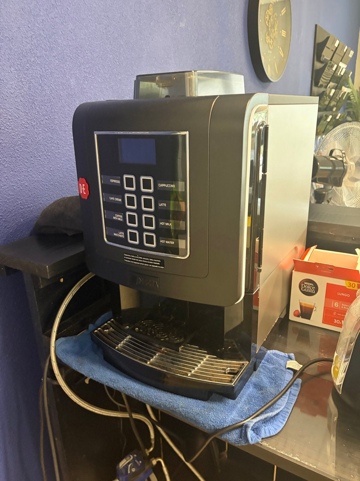 Douwe Egberts Necta Koro koffiemachine (boiler defect), Ophalen, 10 kopjes of meer, Koffiemachine, Koffiebonen