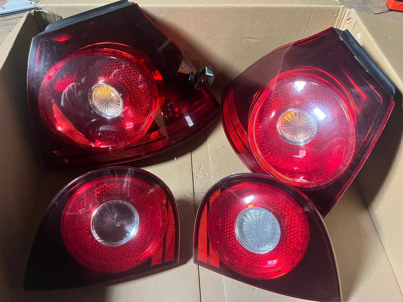 Golf 5 achterlichten cherry red, Auto-onderdelen, Ophalen, Volkswagen