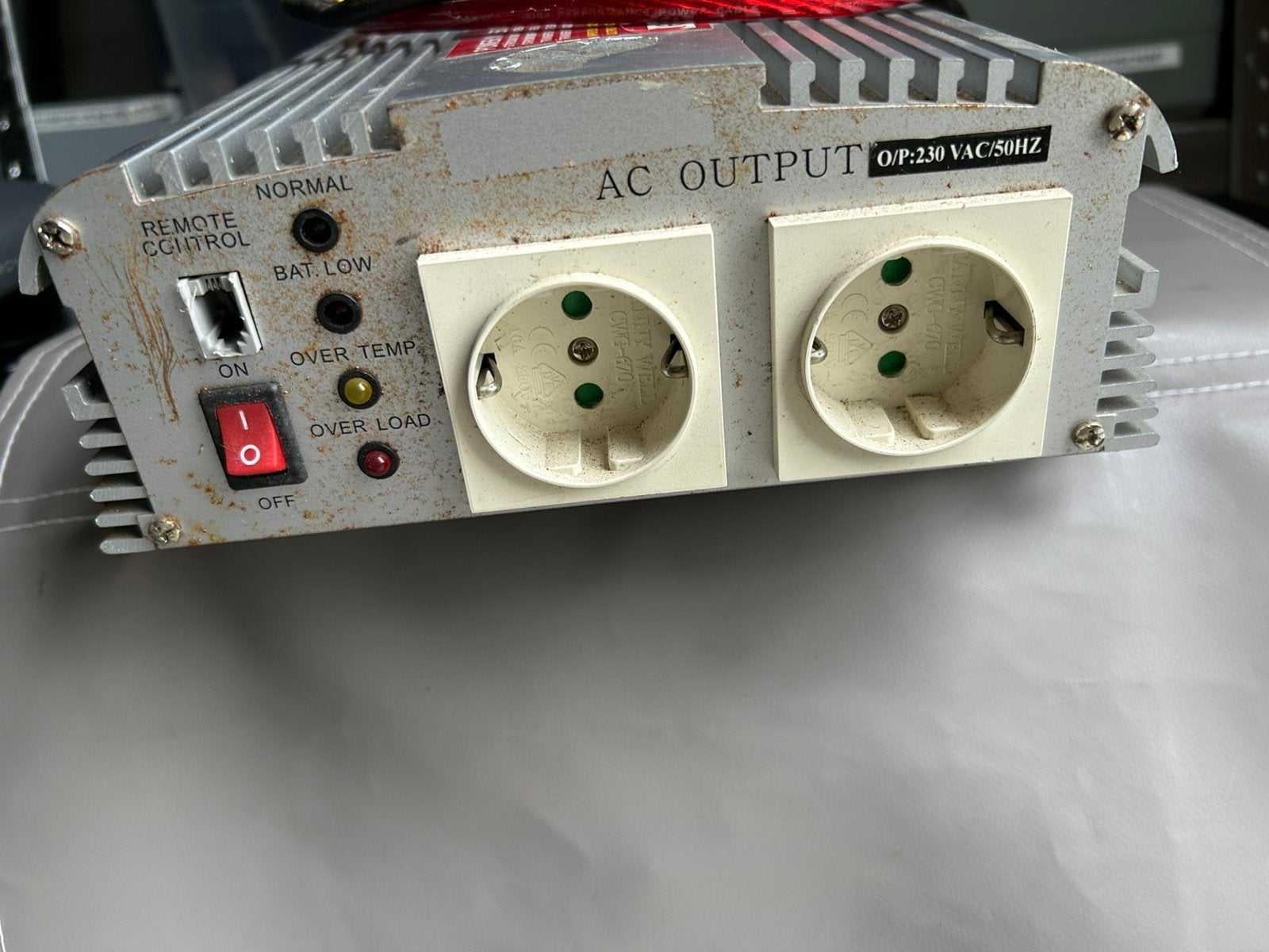 Foto 5 van Omvormer 12V naar 220V - 1000W