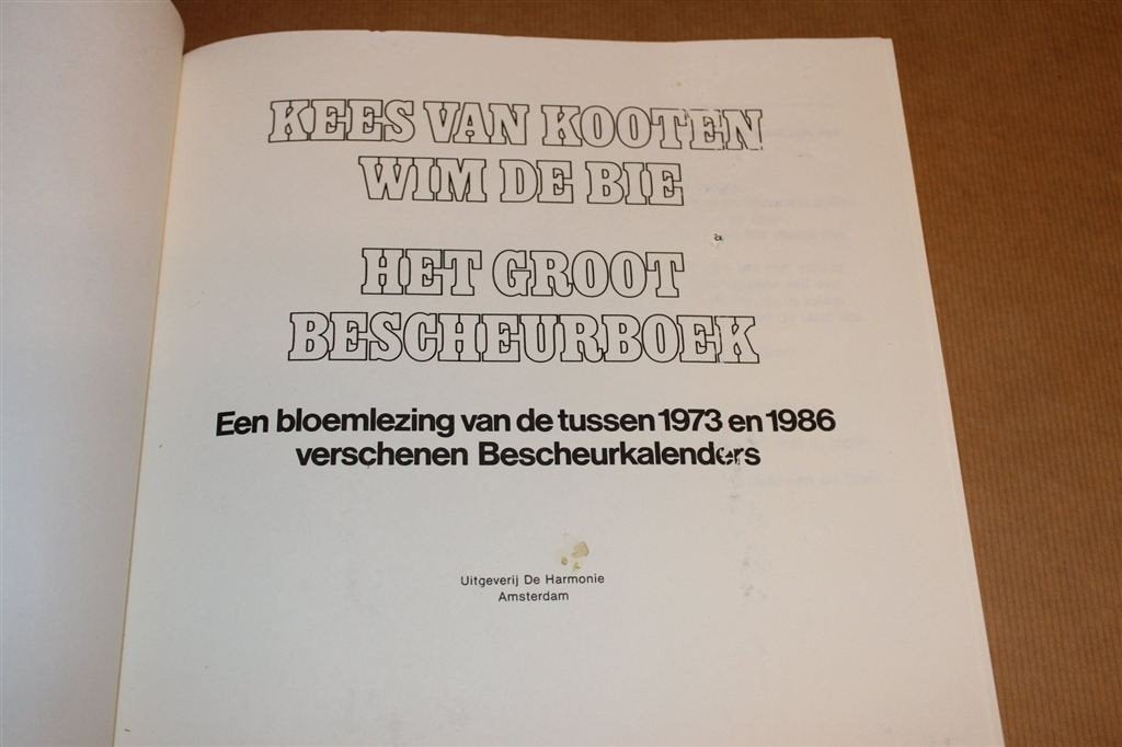 Het Groot Bescheurboek — Van Kooten & De Bie [3e Druk 2013], Boeken, Ophalen of Verzenden, Gelezen, Verhalen