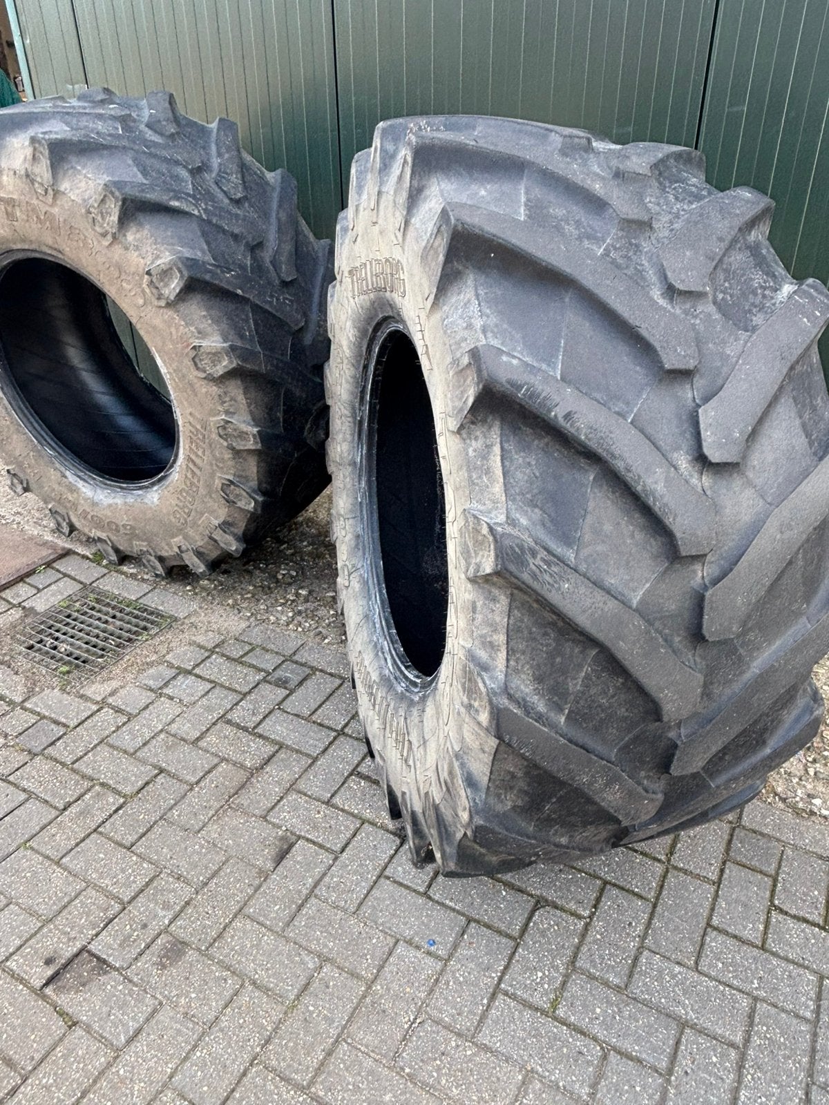 Trellenborg TM800 600/65R28, Zakelijke goederen, Ophalen