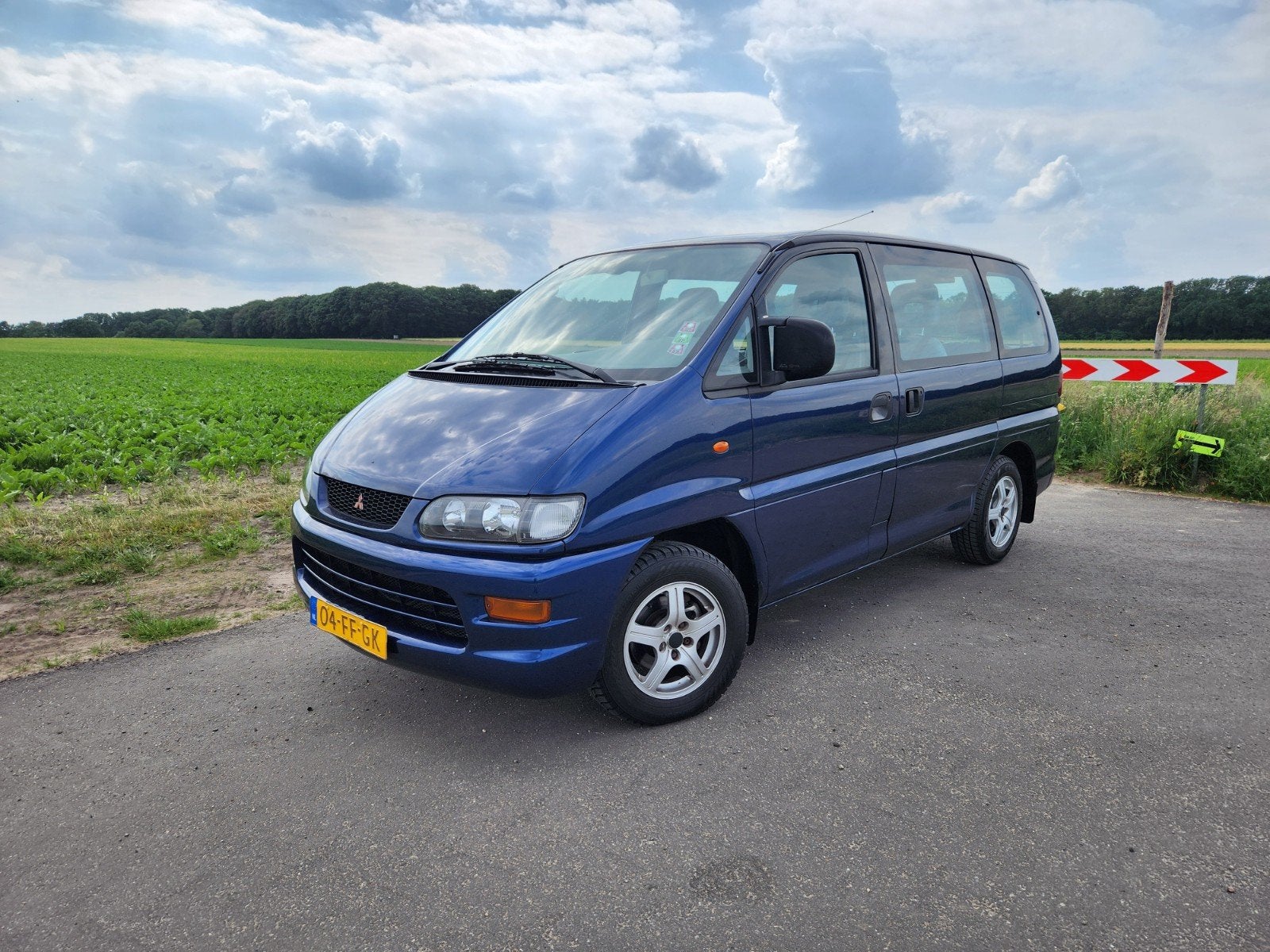 Mitsubishi L400 2.0 GLX Minibus 2000 Blauw New apk, Blauw, Origineel Nederlands, Handgeschakeld, Grijs