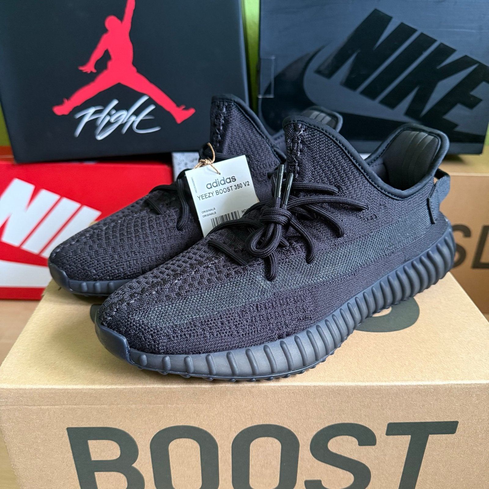 Adidas Yeezy Boost 350 V2 Onyx - Maat 44, Ophalen of Verzenden, Nieuw, Zwart, Sneakers of Gympen