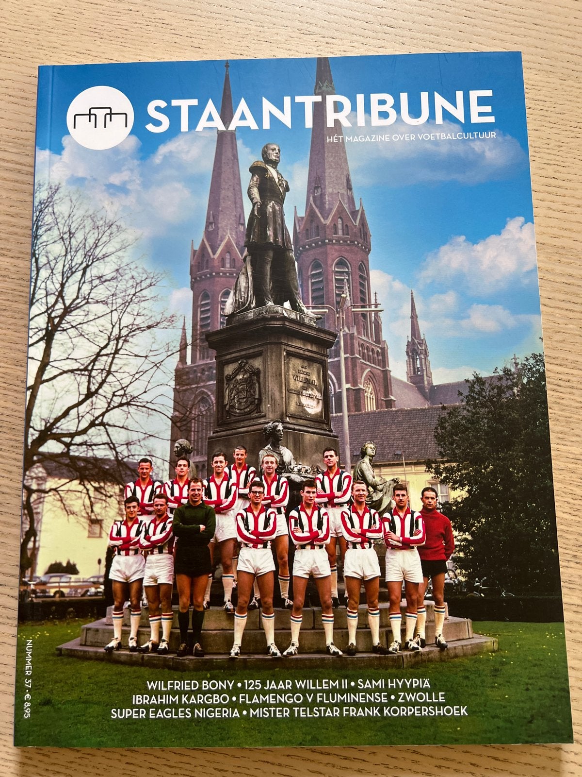 Staantribune Magazine - Hét magazine over voetbalcultuur, Ophalen of Verzenden, Zo goed als nieuw, Sport en Vrije tijd