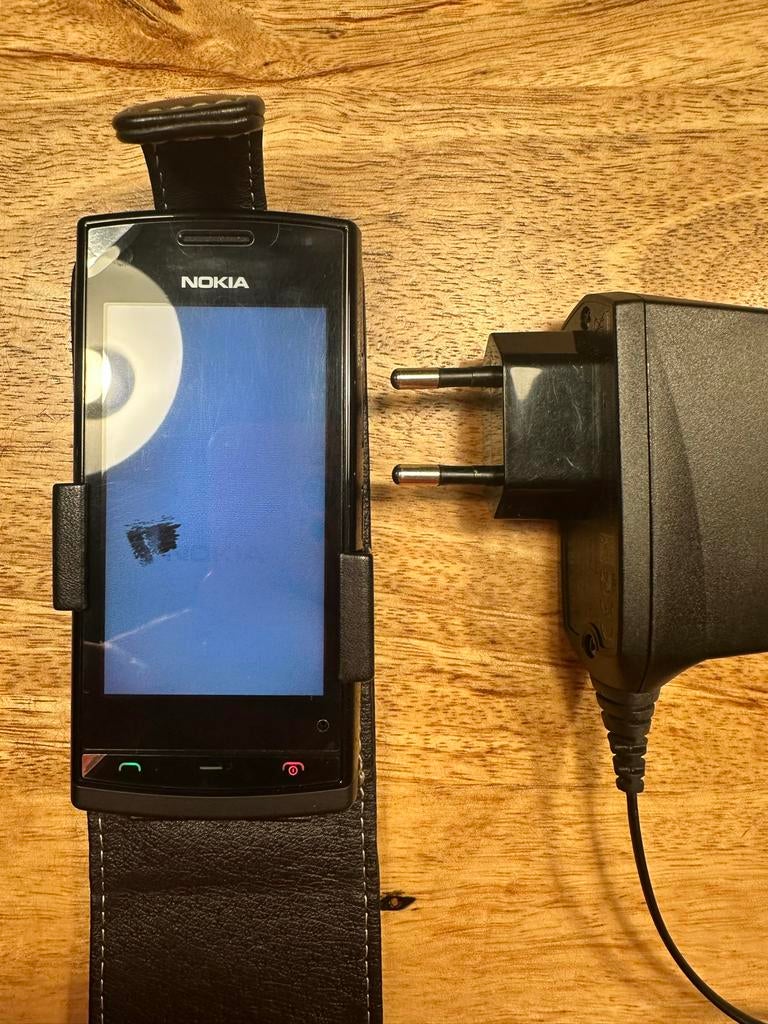 2 stuks Nokia 500 met originele opladers, Telecommunicatie, Mobiele telefoons | Nokia, Overige modellen, Zwart, Touchscreen, Ophalen of Verzenden