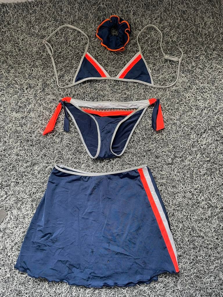Paté de sable bikini met bijpassend rokje 10 jaar, Bikiniset, Meisje, Ophalen of Verzenden, Zo goed als nieuw