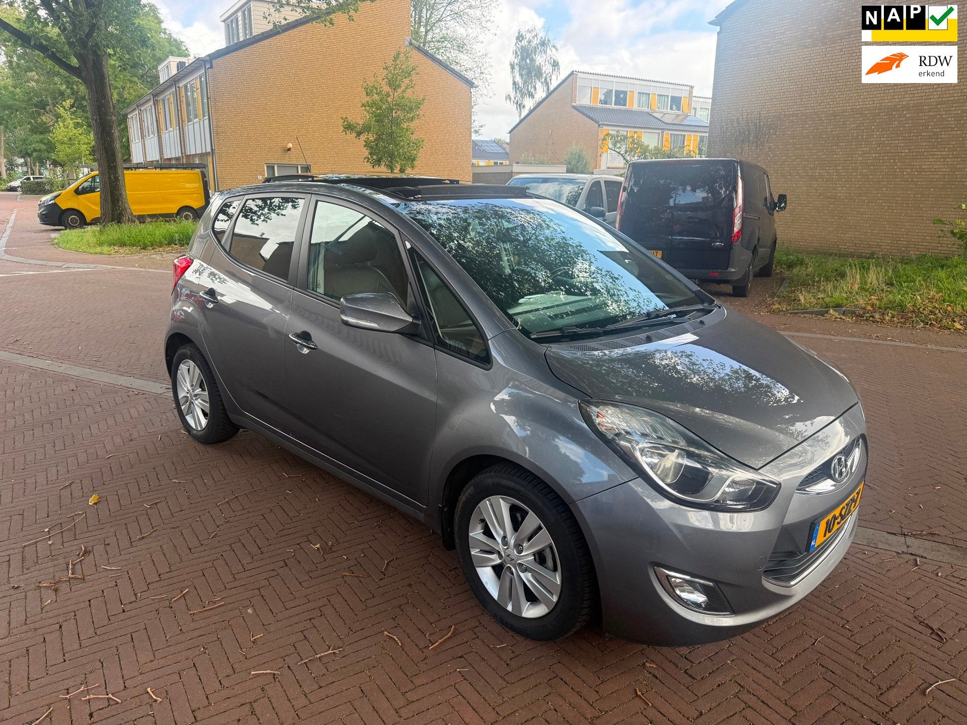 Hyundai Ix20 AUTOMAAT / 50.000 NAP / Panorama dak / UNIEK, Auto's, 1591 cc, 4 cilinders, Bedrijf, IX20