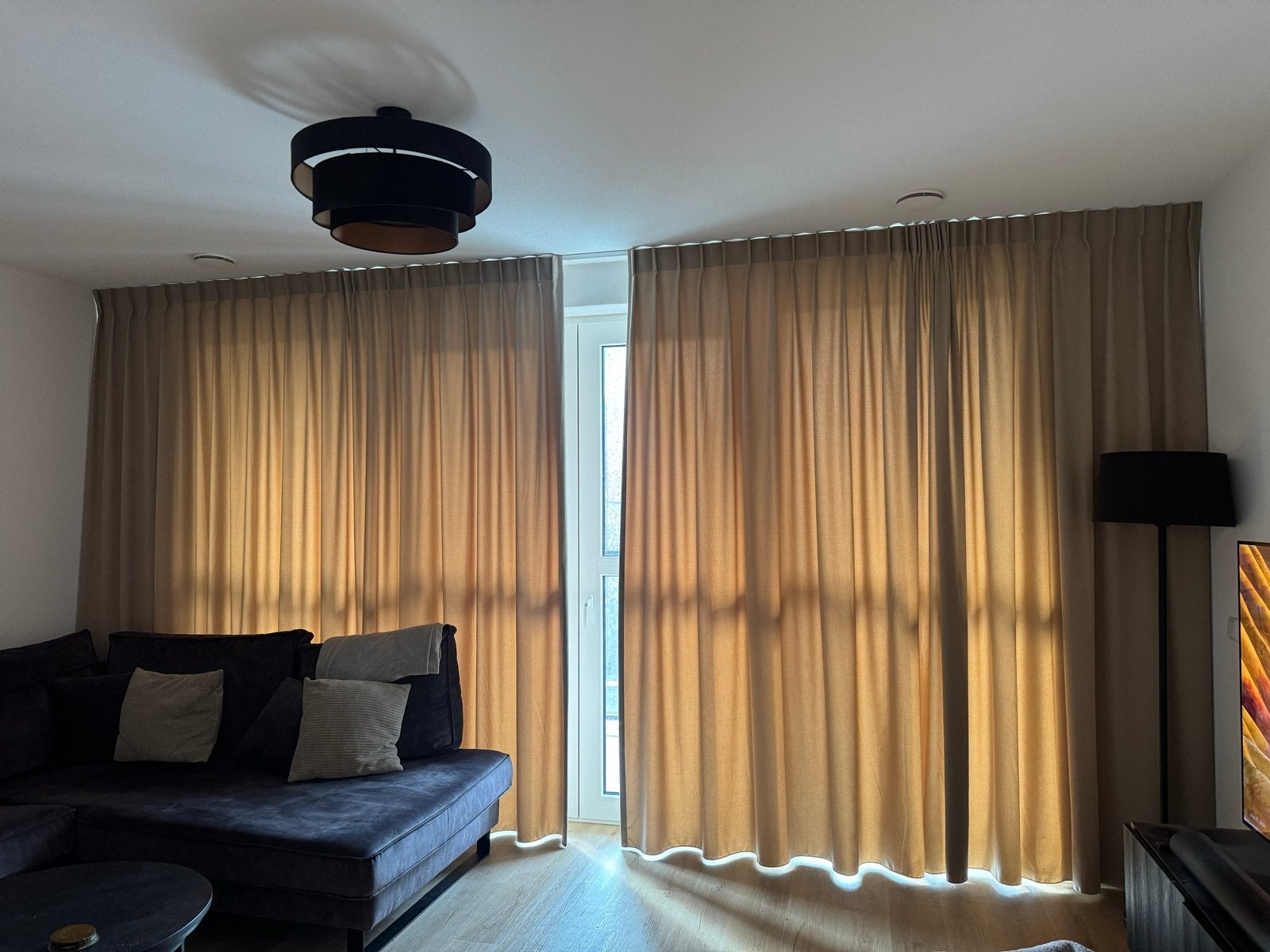 Veneta beige gordijnen (515x265cm) - Zo goed als nieuw, Ophalen, Beige, Gordijn, Lichtdoorlatend