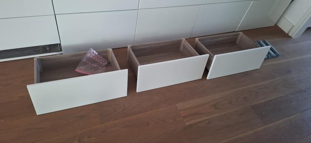 3 IKEA BESTA lades met Selsviken fronten - Zo goed als nieuw, 3 of 4 laden, Ophalen, Zo goed als nieuw