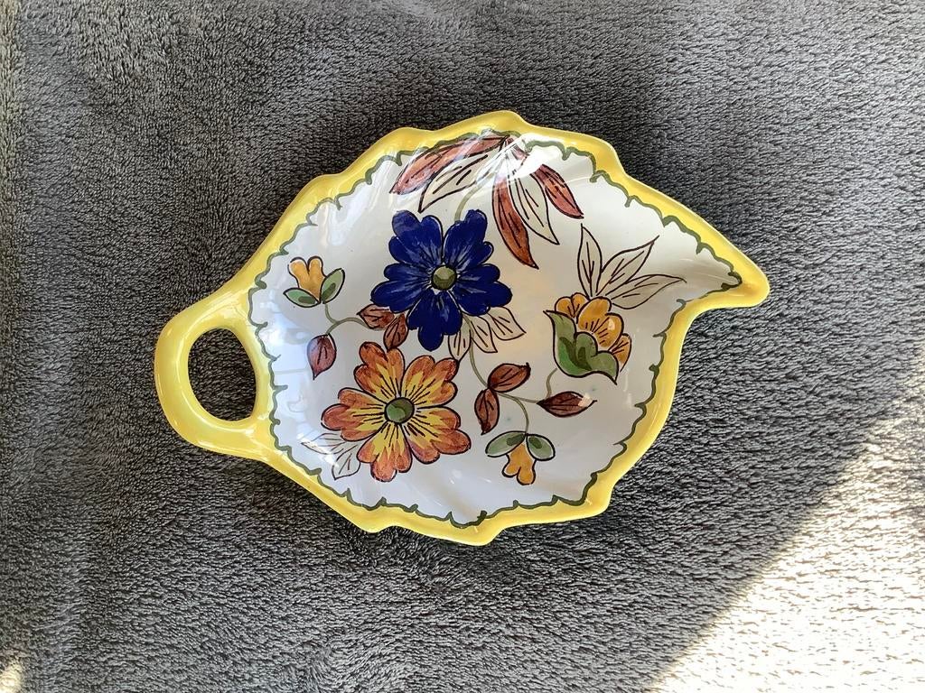Iris Gouda Holland schaaltje, Antiek en Kunst, Ophalen of Verzenden
