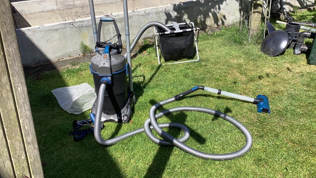 Vijver waterstofzuiger merk oase, Ophalen, Zo goed als nieuw