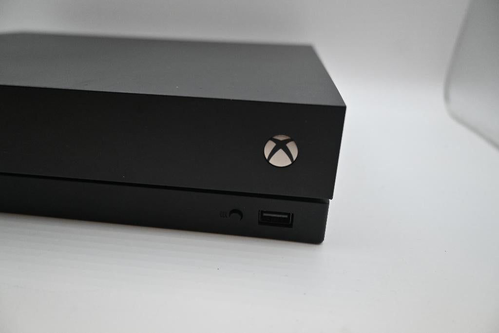 Xbox One X 1TB, Gebruikt, -, 1 speler, Ophalen of Verzenden