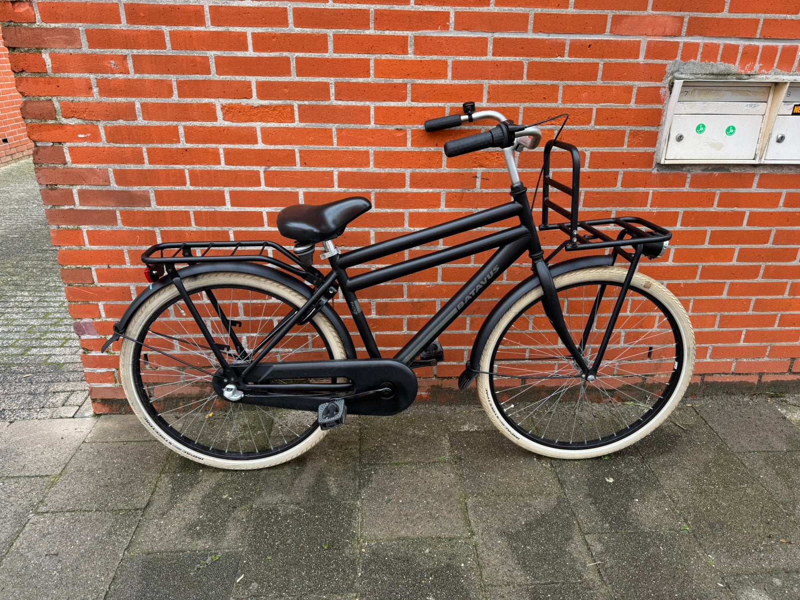 Zwarte jongens fiets 26 inch 3 versnellingen Batavus 43cm, Terugtraprem, Versnellingen, Zo goed als nieuw, Ophalen
