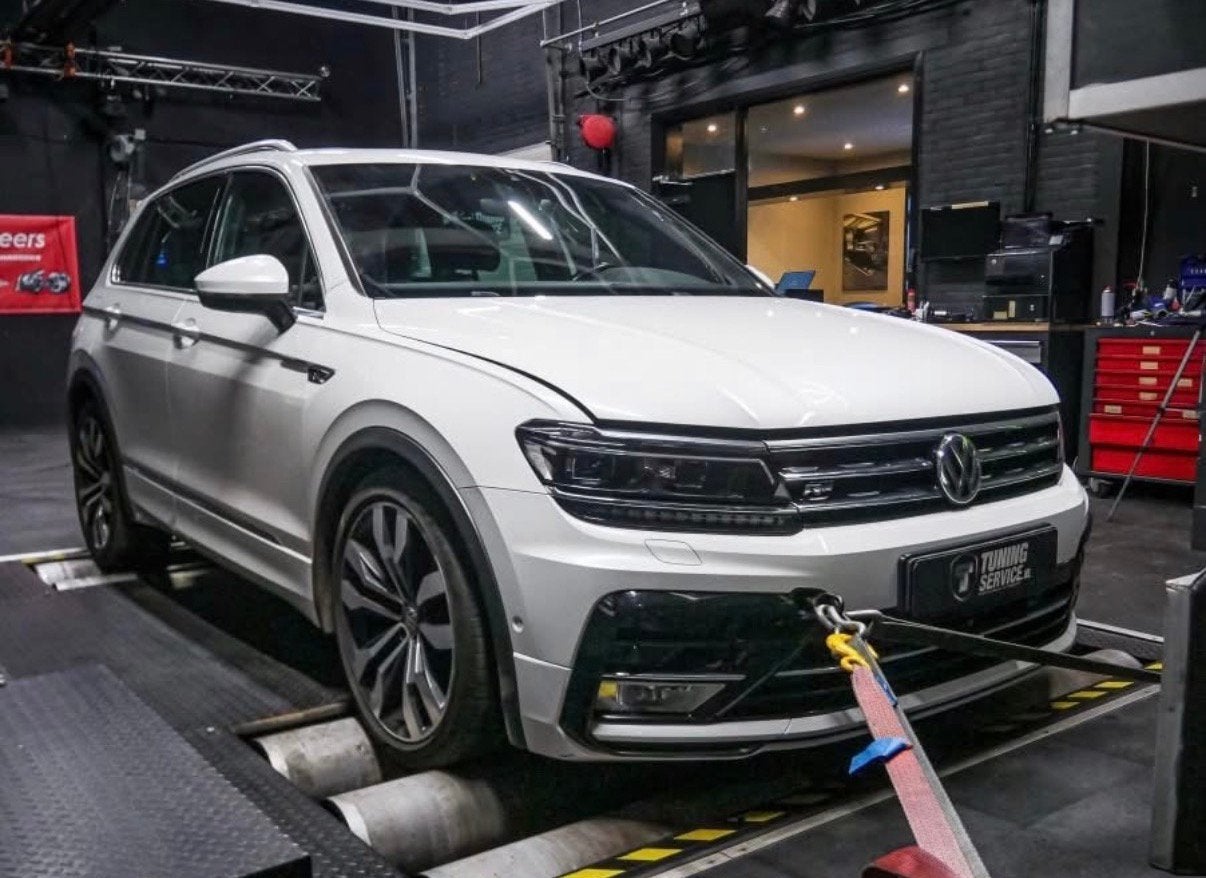 VW Tiguan 2.0TSI DSG Stage3 350PK 555NM 4Motion 2017 Wit, Auto's, Automaat, Zwart, 1984 cc, 2500 kg
