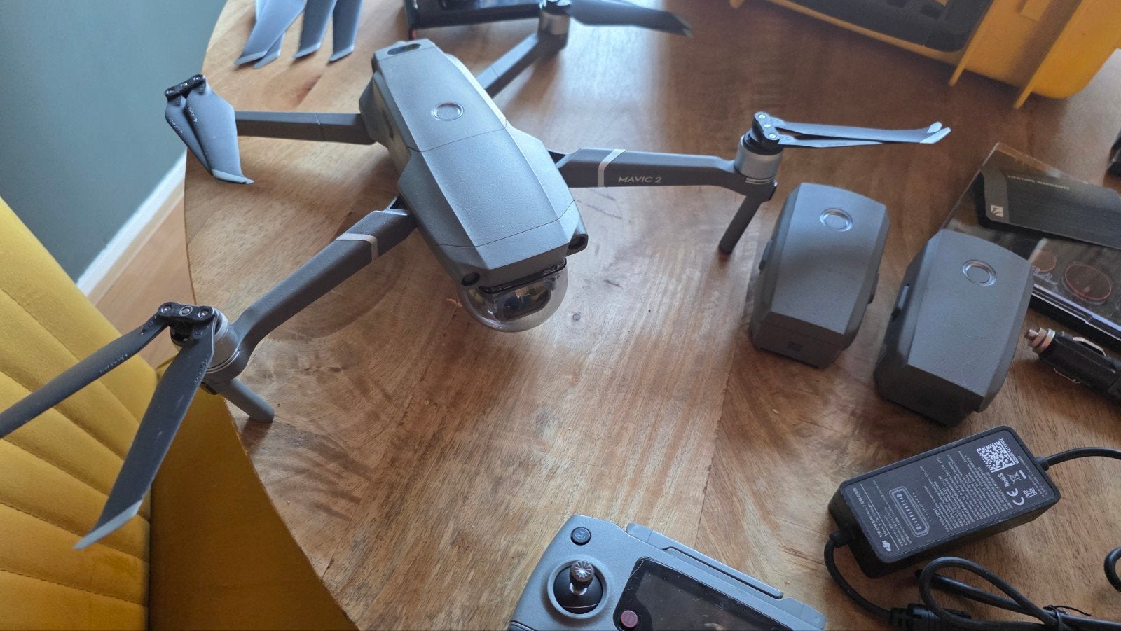 DJI Mavic 2 Pro Fly More Combo met B&W Outdoor Case, Ophalen, Gebruikt, Cameradrone, DJI