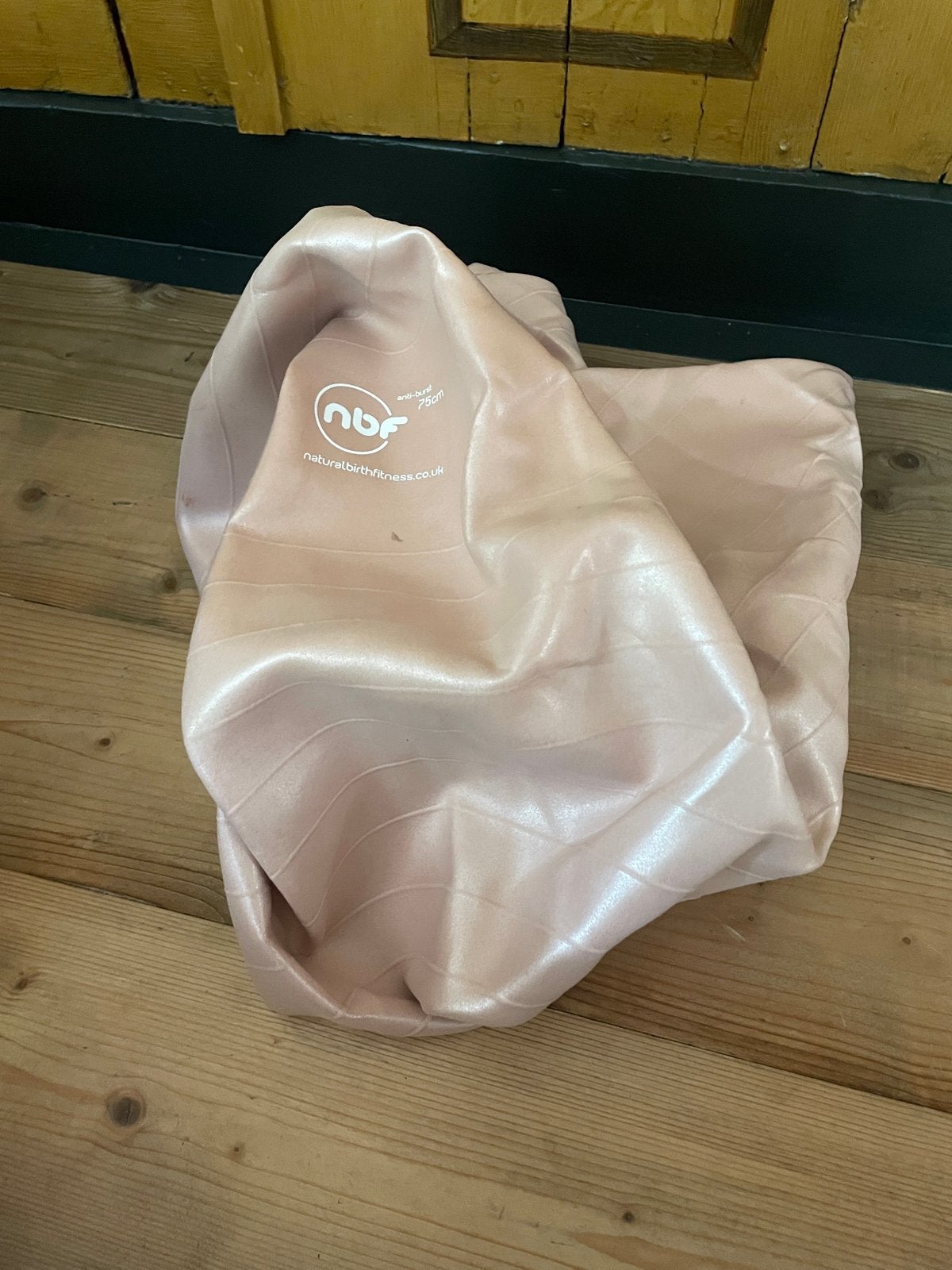Zwangerschapsbal / Fitnessbal NBF 75cm - Nieuwstaat, Sport en Fitness, Fitnessmaterialen, Ophalen of Verzenden, Zo goed als nieuw