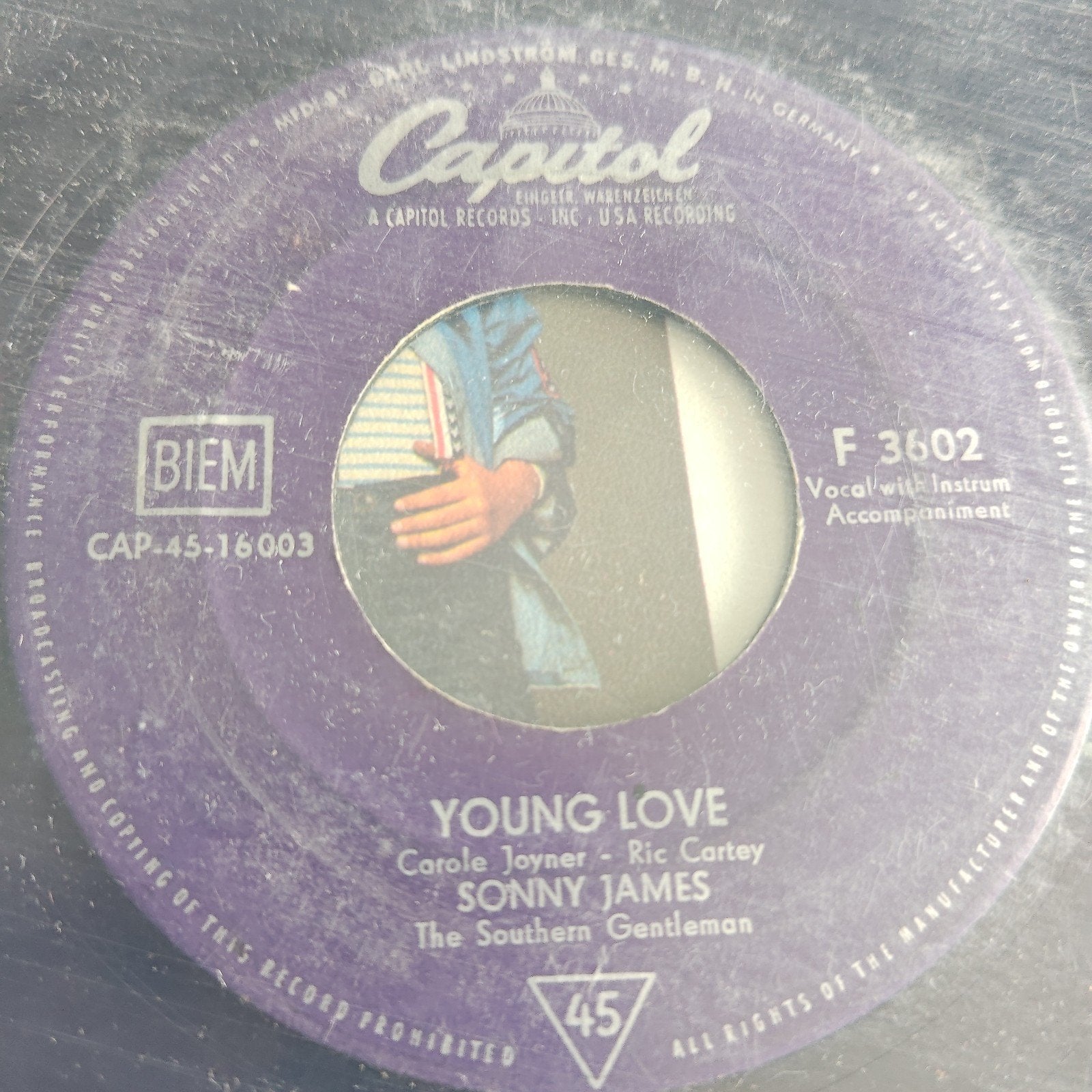Sonny James - Young Love / You're The Reason I'm In Love, Gebruikt, 7 inch, Ophalen of Verzenden, EP