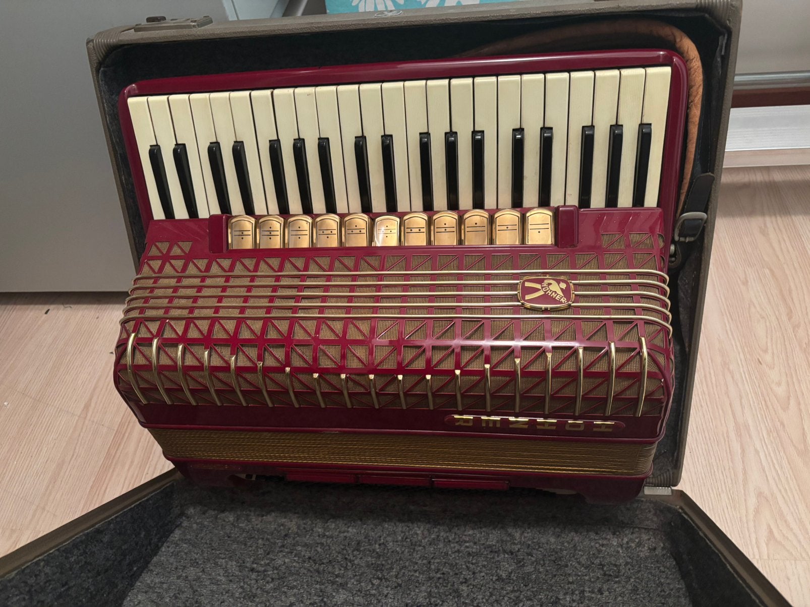 Hohner Accordeon Atlantic deluxe IV, Ophalen, Gebruikt, Toetsaccordeon, Met koffer