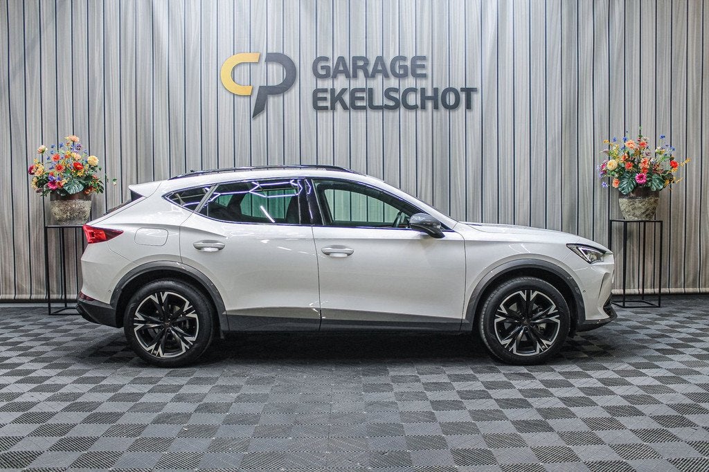 Cupra Formentor 1.4 TSI e-Hybrid|Kuipstoelen|Carplay|Stuurve, Auto's, Cupra, Gebruikt, 4 cilinders, Leder en Stof, Wit