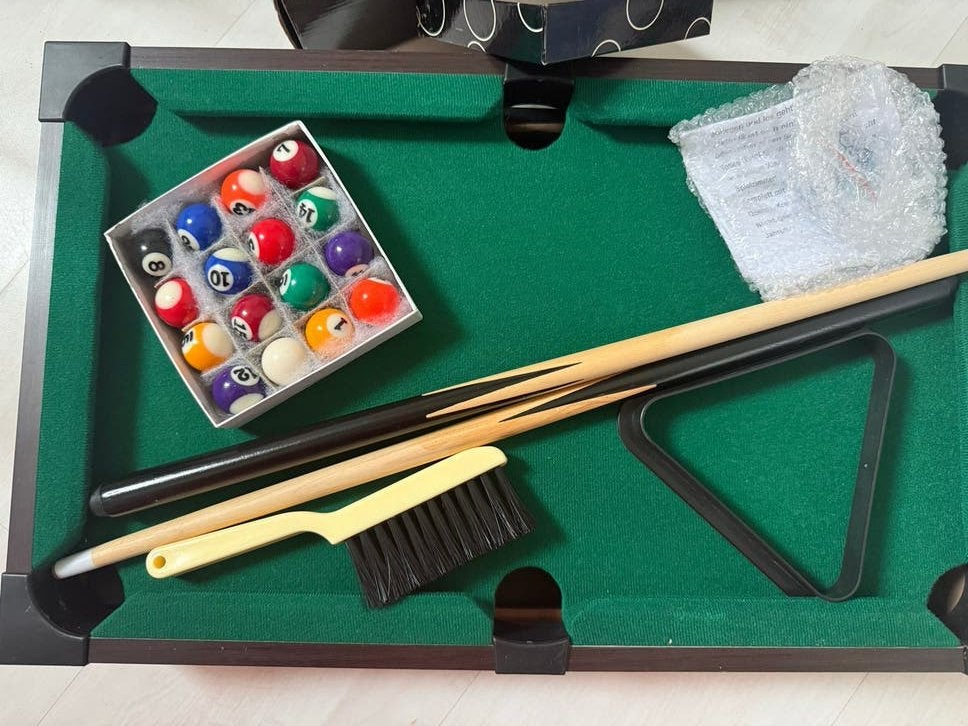 Mini pooltafel - Zo goed als nieuw, compleet met accessoires, Sport en Fitness, Biljarten en Poolen, Ophalen, Zo goed als nieuw