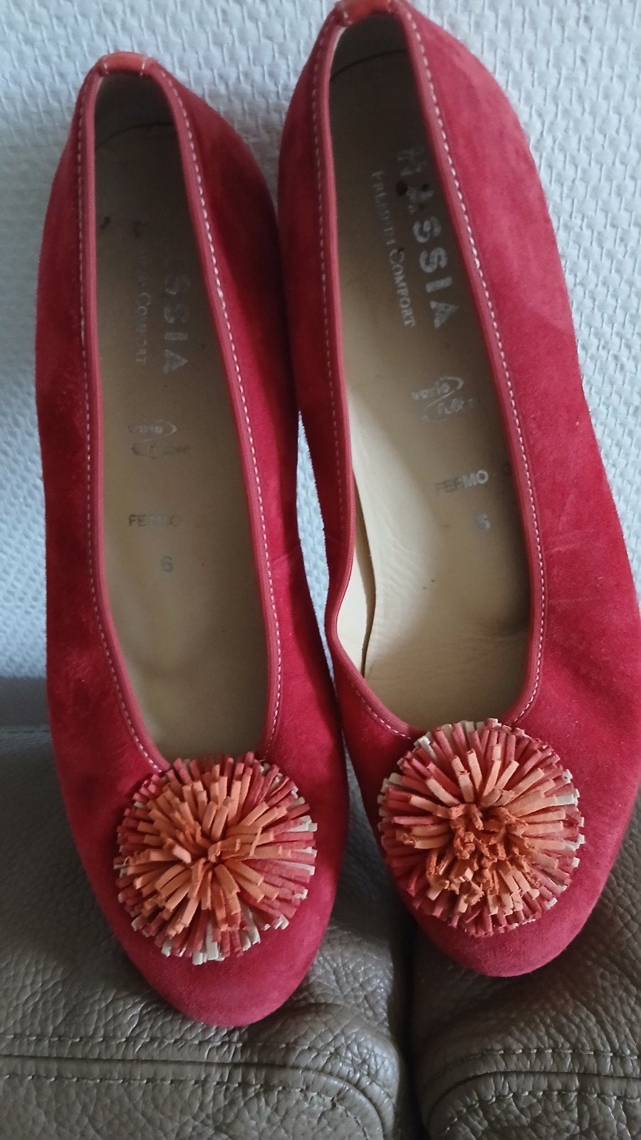 Hassia rode suède ballerina's met pompons, Ophalen of Verzenden, Gedragen, Rood