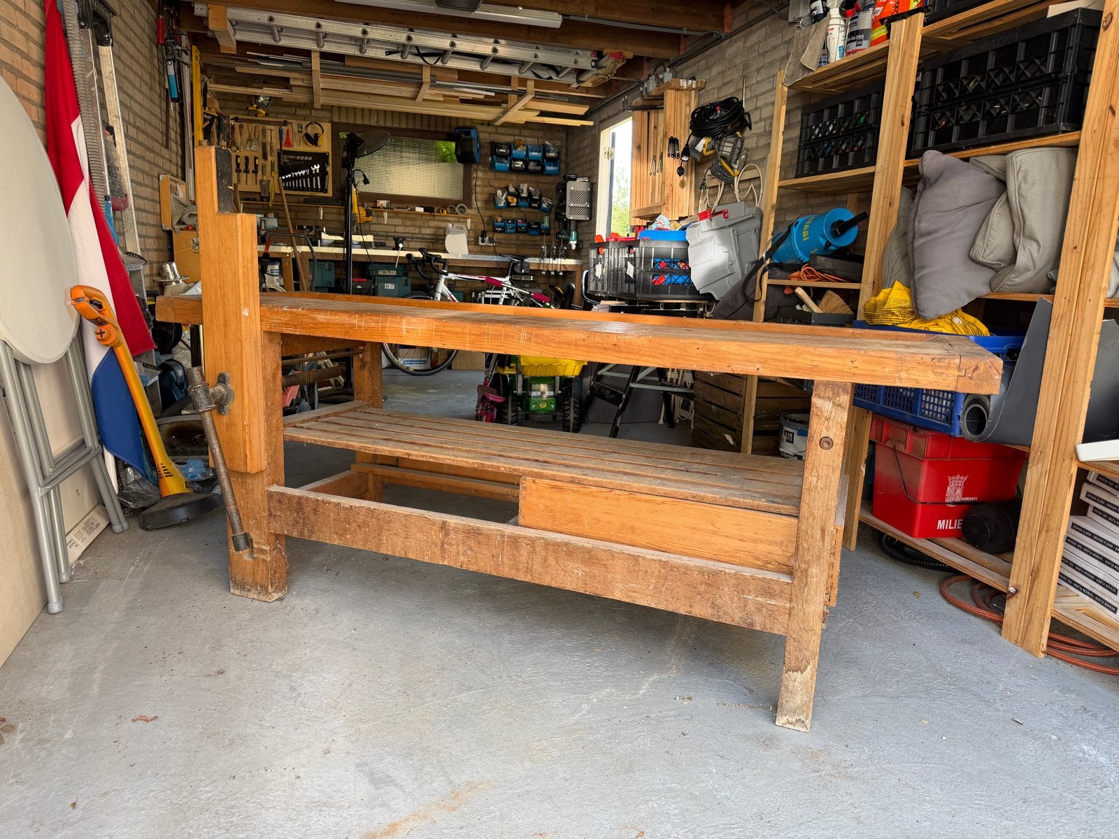 Vintage massief houten werkbank met bankschroef, Ophalen, Gebruikt, 170 cm of meer, Bankschroef
