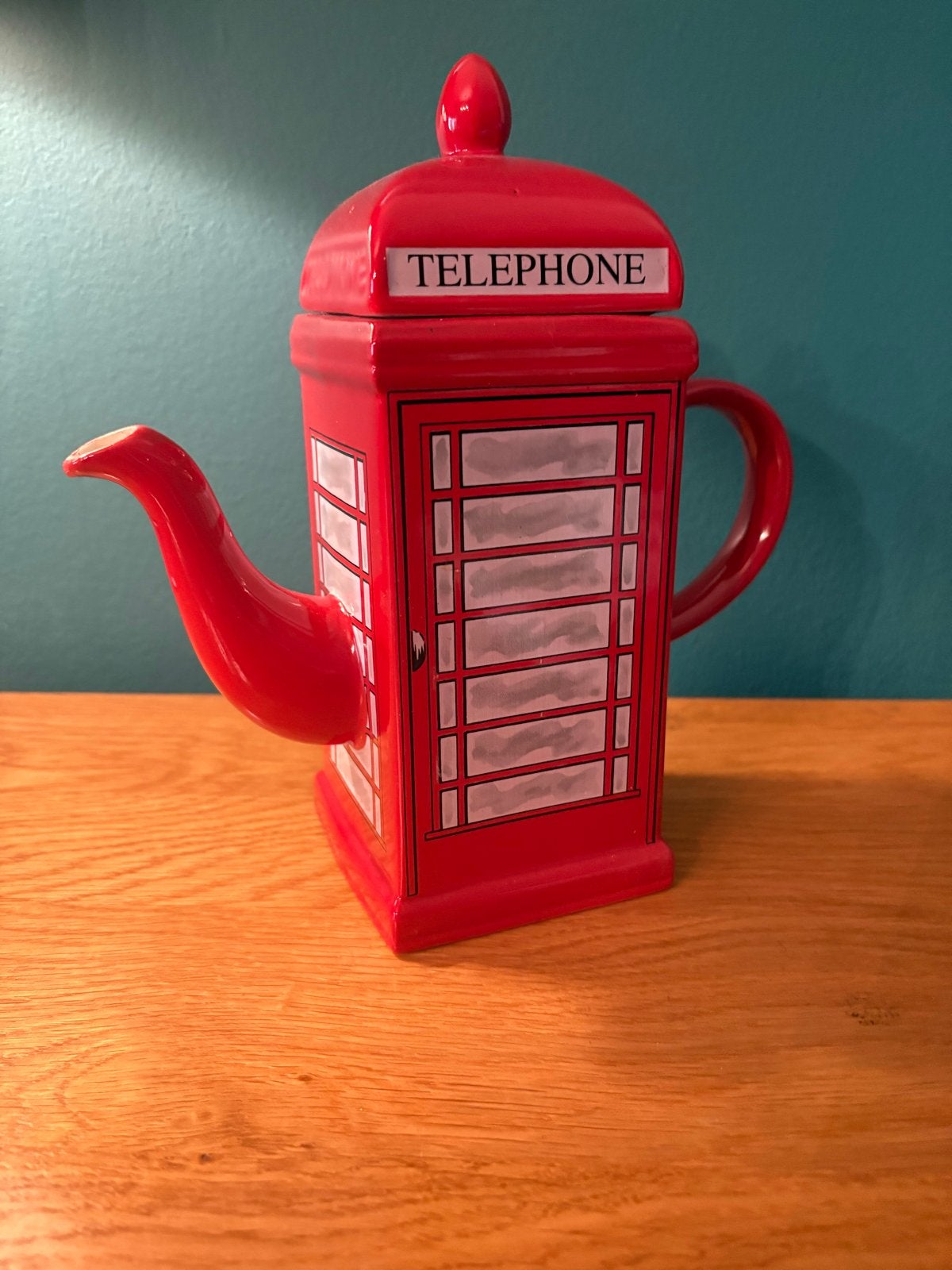 Uniek Theepotje in de vorm van een Engelse Telefooncel, Ophalen of Verzenden