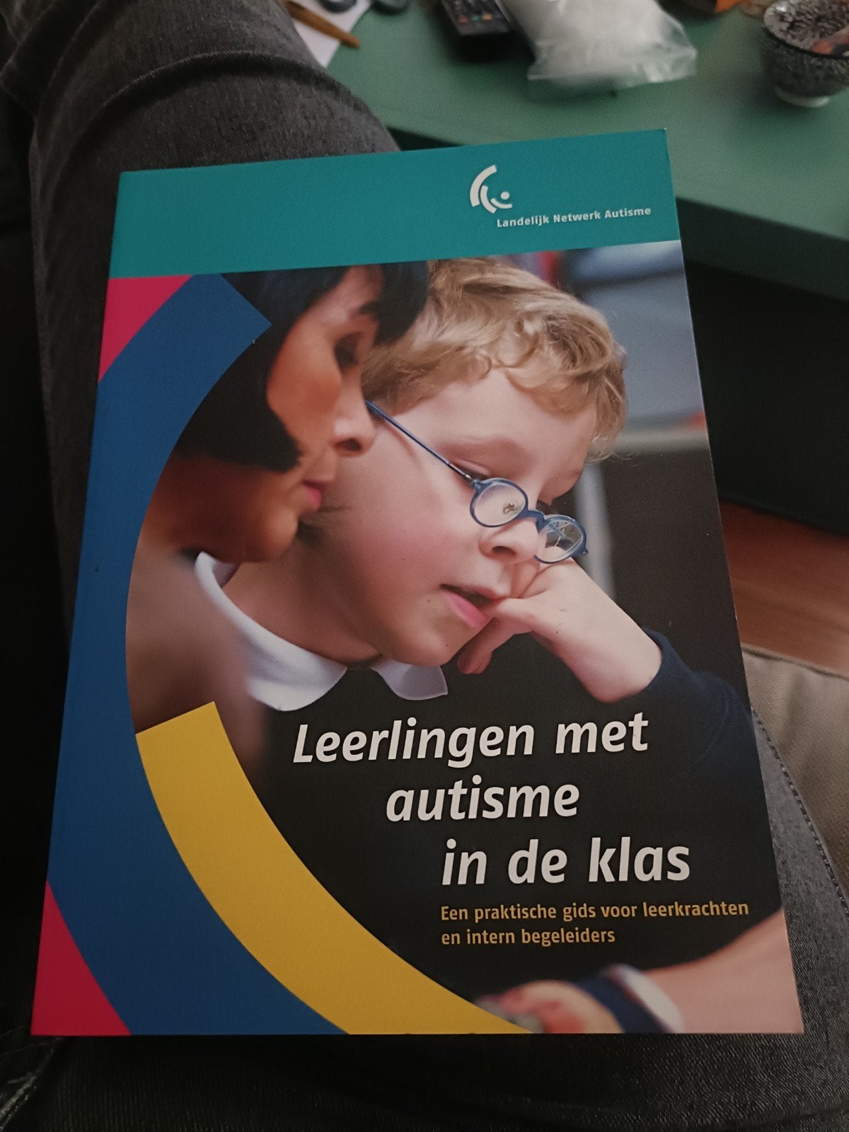 Leerlingen met autisme in de klas - Praktische gids, Landelijk Netwerk Autisme, Niet van toepassing, Ophalen of Verzenden, Zo goed als nieuw
