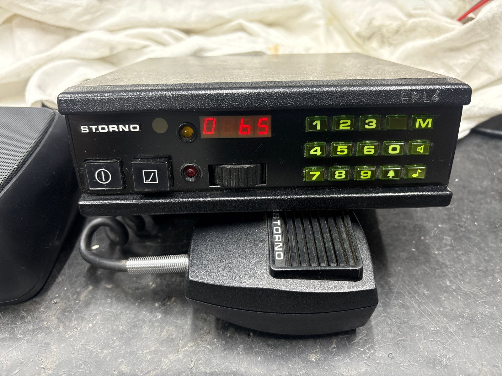 Storno CQM 5332S Mobilofoon met Ophangbeugel, Ophalen of Verzenden, Gebruikt, Zender en Ontvanger