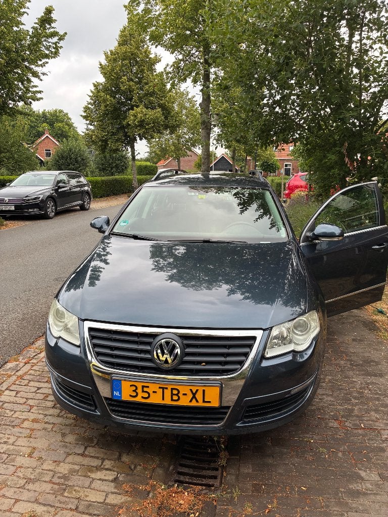 Volkswagen Passat 2.0 FSI 110KW Variant 2006 Grijs, Auto's, Voorwielaandrijving, 4 cilinders, 1984 cc, Origineel Nederlands