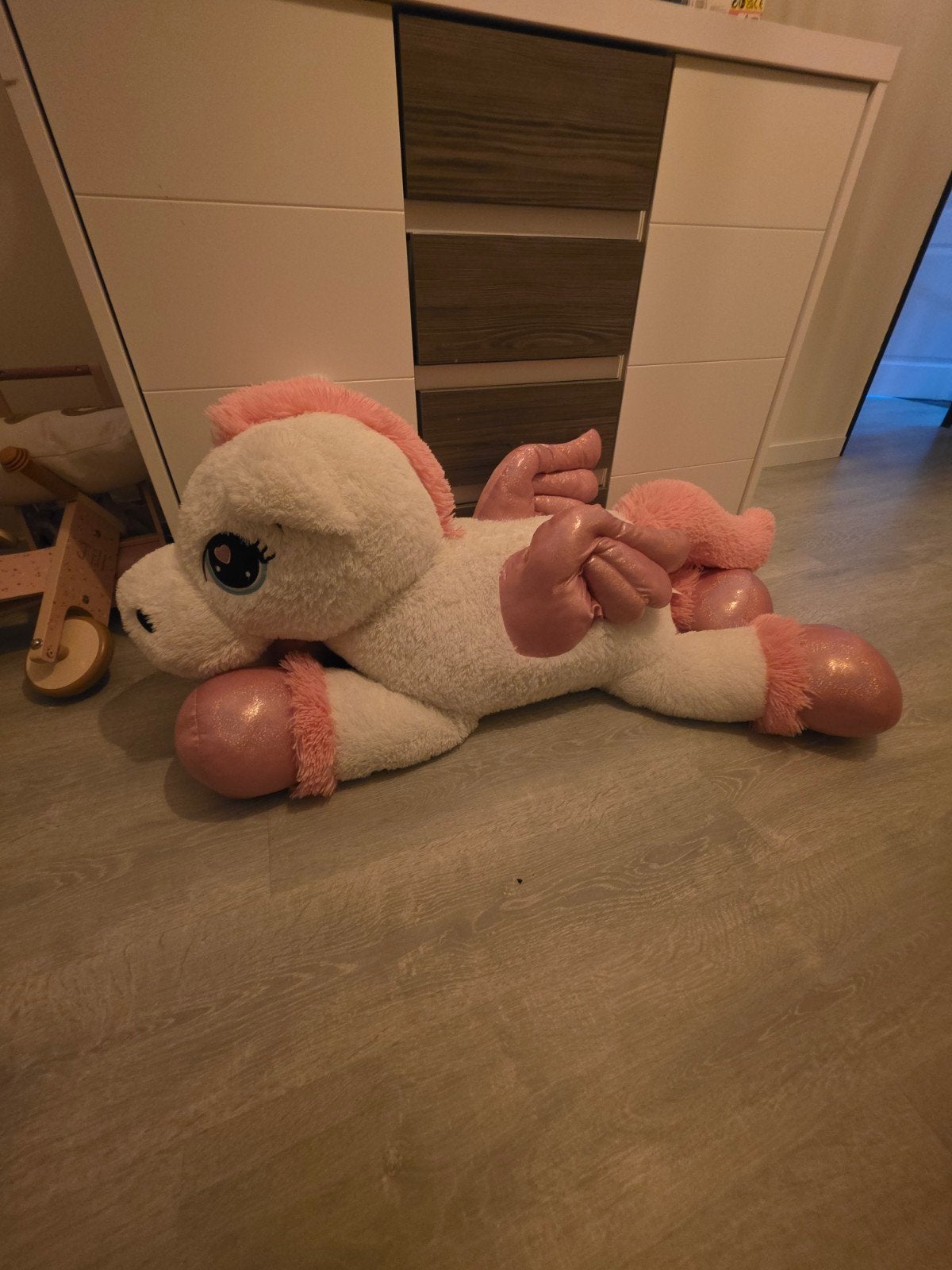 Grote eenhoorn knuffel met vleugels, Kinderen en Baby's, Speelgoed | Knuffels en Pluche, Eenhoorn, Ophalen of Verzenden, Zo goed als nieuw