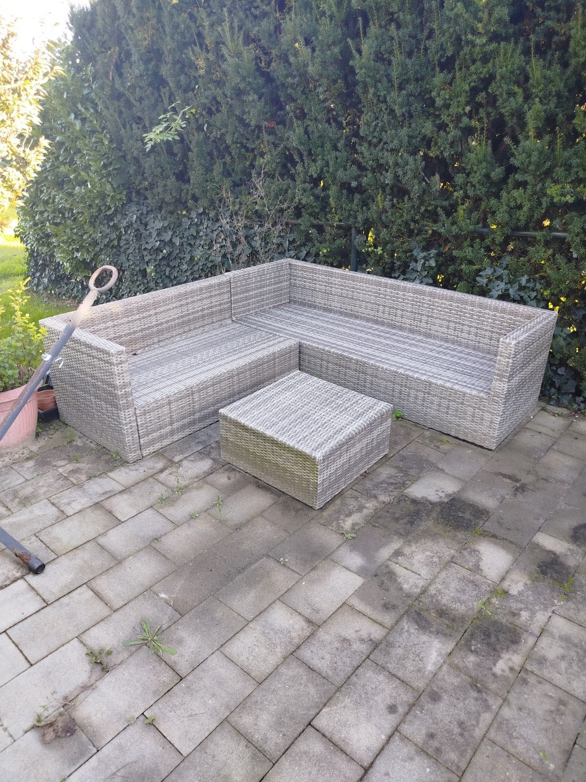 Loungeset met tafeltje, 208x208cm (excl. kussens), Ophalen, 5 zitplaatsen, Kunststof, Gebruikt