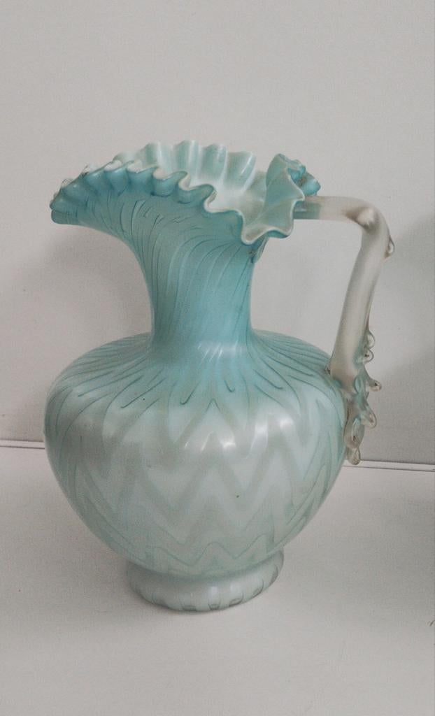 Antiek Thomas Webb satin blue kannetje uit 1880, Antiek en Kunst, Antiek | Glas en Kristal, Ophalen of Verzenden