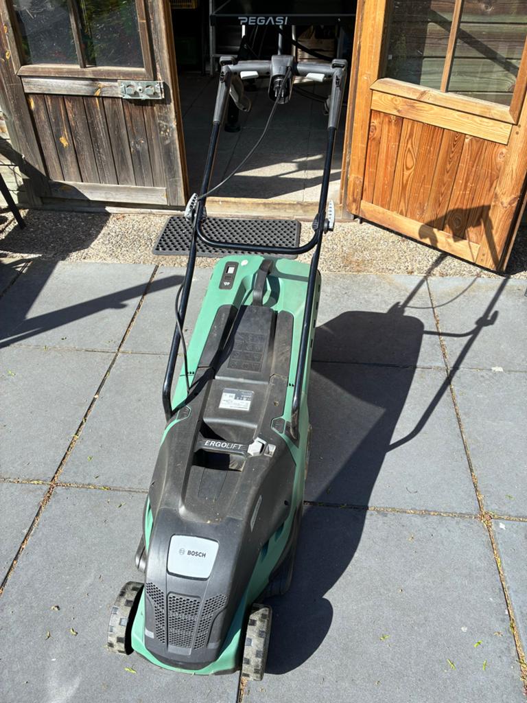 Bosch Ergolift Rotak 580 Elektrische Grasmaaier, Ophalen, Zo goed als nieuw, 1800 rpm of meer