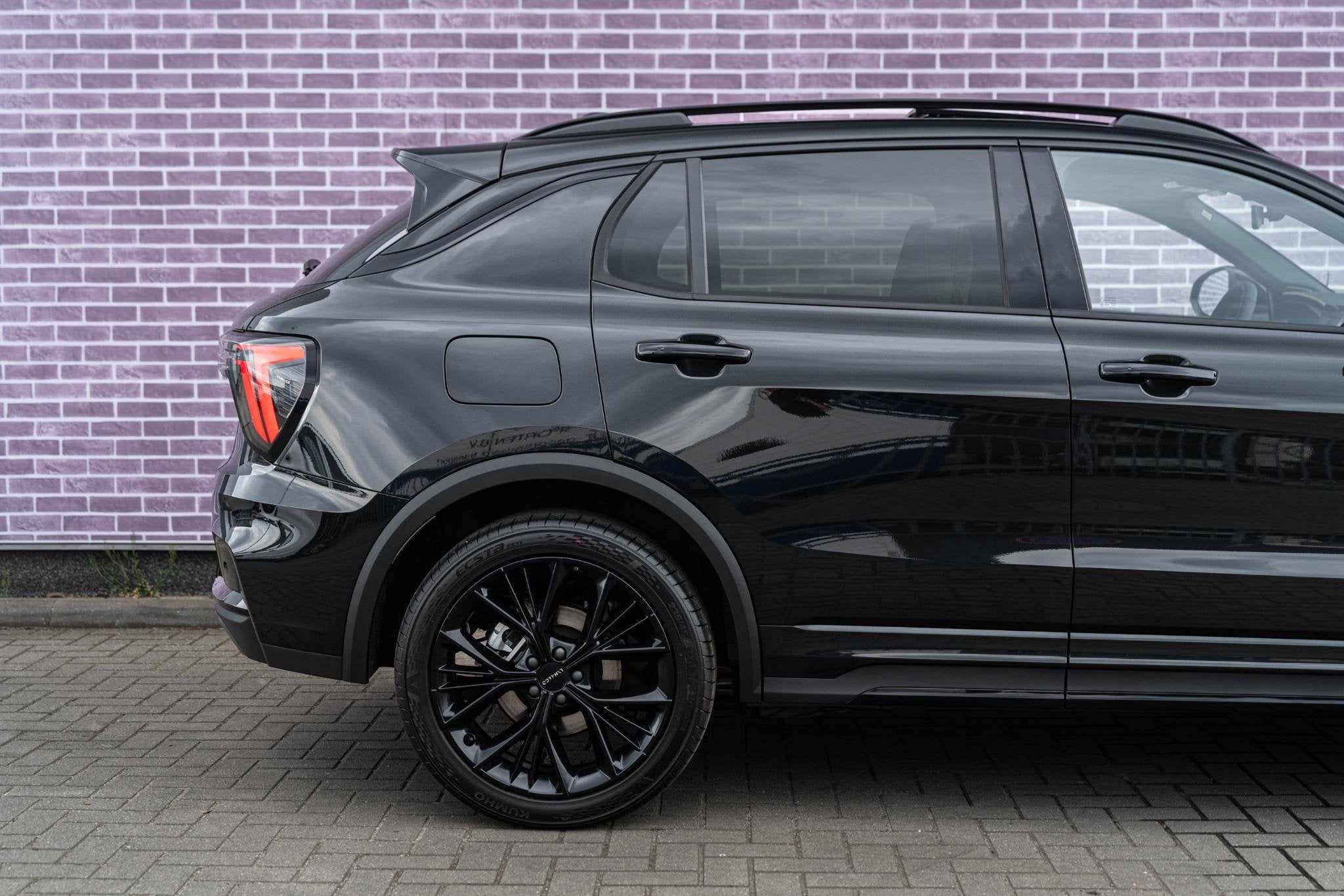 Lynk & Co 01 1.5 Plug-in Hybrid More | Trekhaak | PHEV | Pan, 12 maanden, 4 cilinders, Zwart, Bedrijf