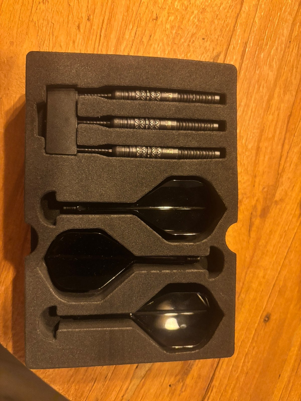 Target japan black marque creed swiss point 90% 23 gram, Sport en Fitness, Darts, Ophalen of Verzenden, Zo goed als nieuw, Pijlen