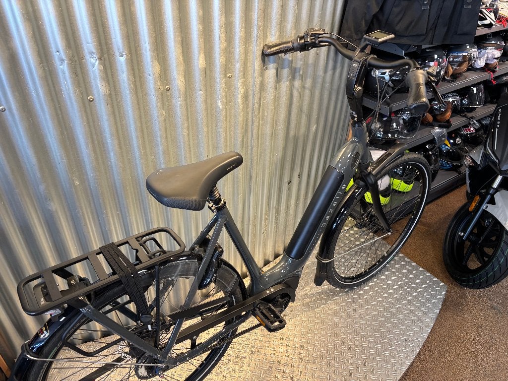 Mooie Gazelle Grenoble C5 elegant comfort demo 53cm en 57 cm, Fietsen en Brommers, Elektrische fietsen, Ophalen, Zo goed als nieuw