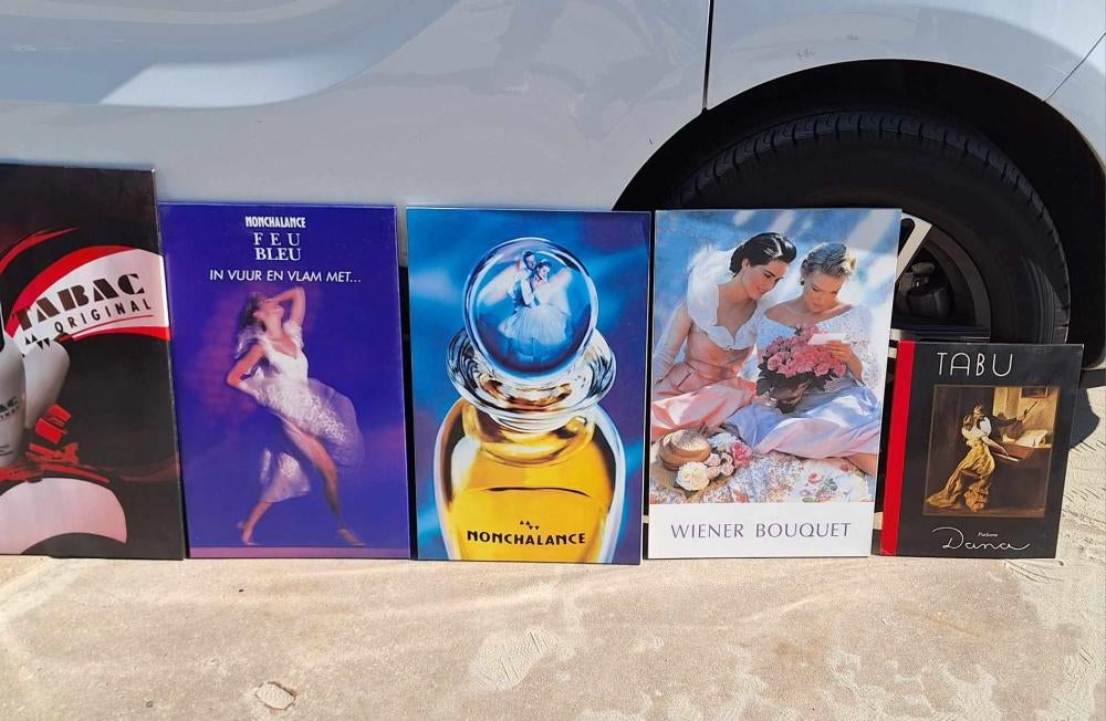 Meerdere winkeldisplay's, reclame van parfum reclames., Reclamebord, ., Ophalen of Verzenden, Zo goed als nieuw