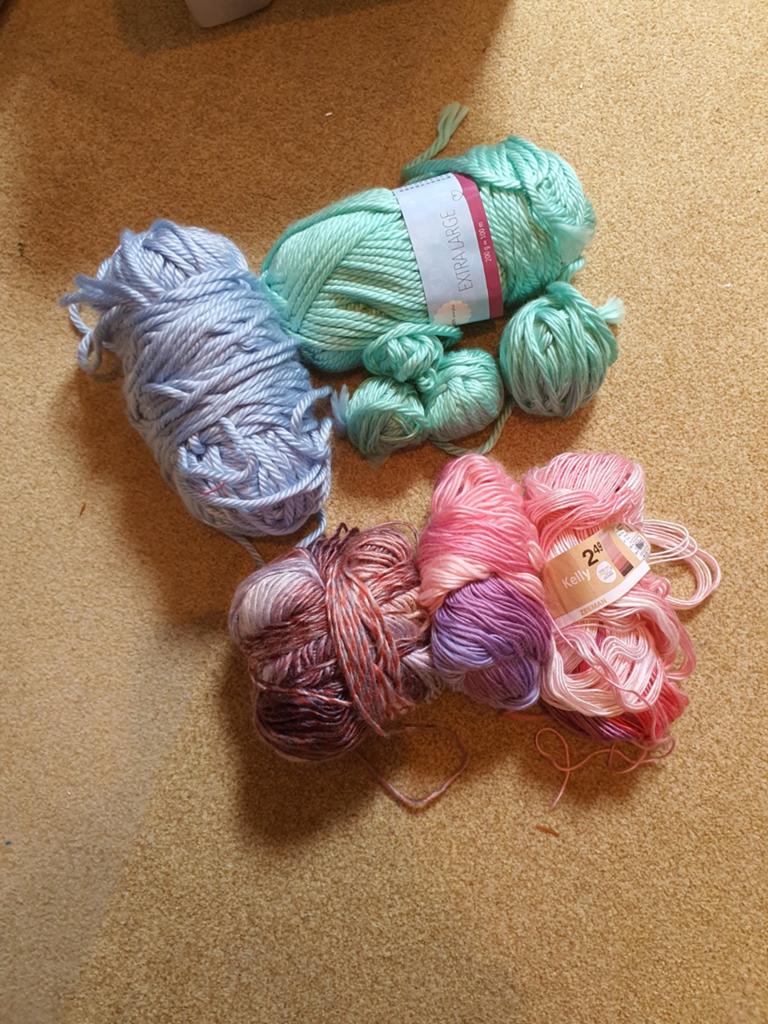 Wol en restanten wol - diverse kleuren, Hobby en Vrije tijd, Breien en Haken, Ophalen of Verzenden