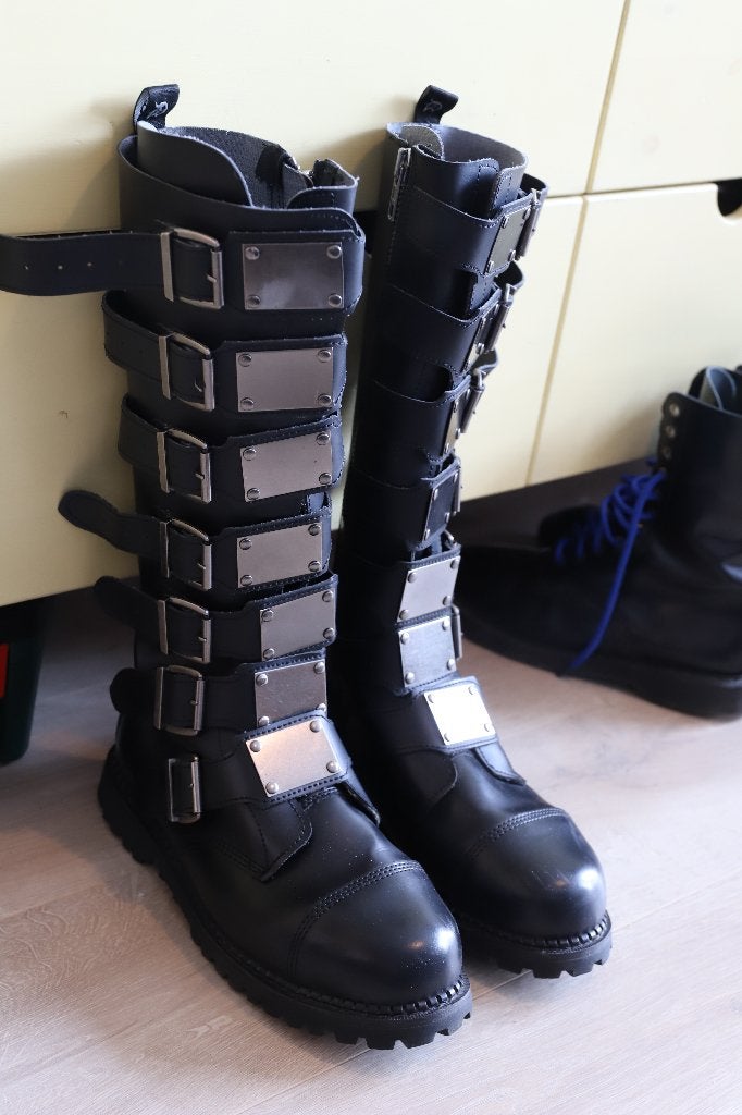 Demonia Riot-21MP maat 43, Kleding | Dames, Schoenen, Ophalen, Hoge laarzen, Zwart, Zo goed als nieuw