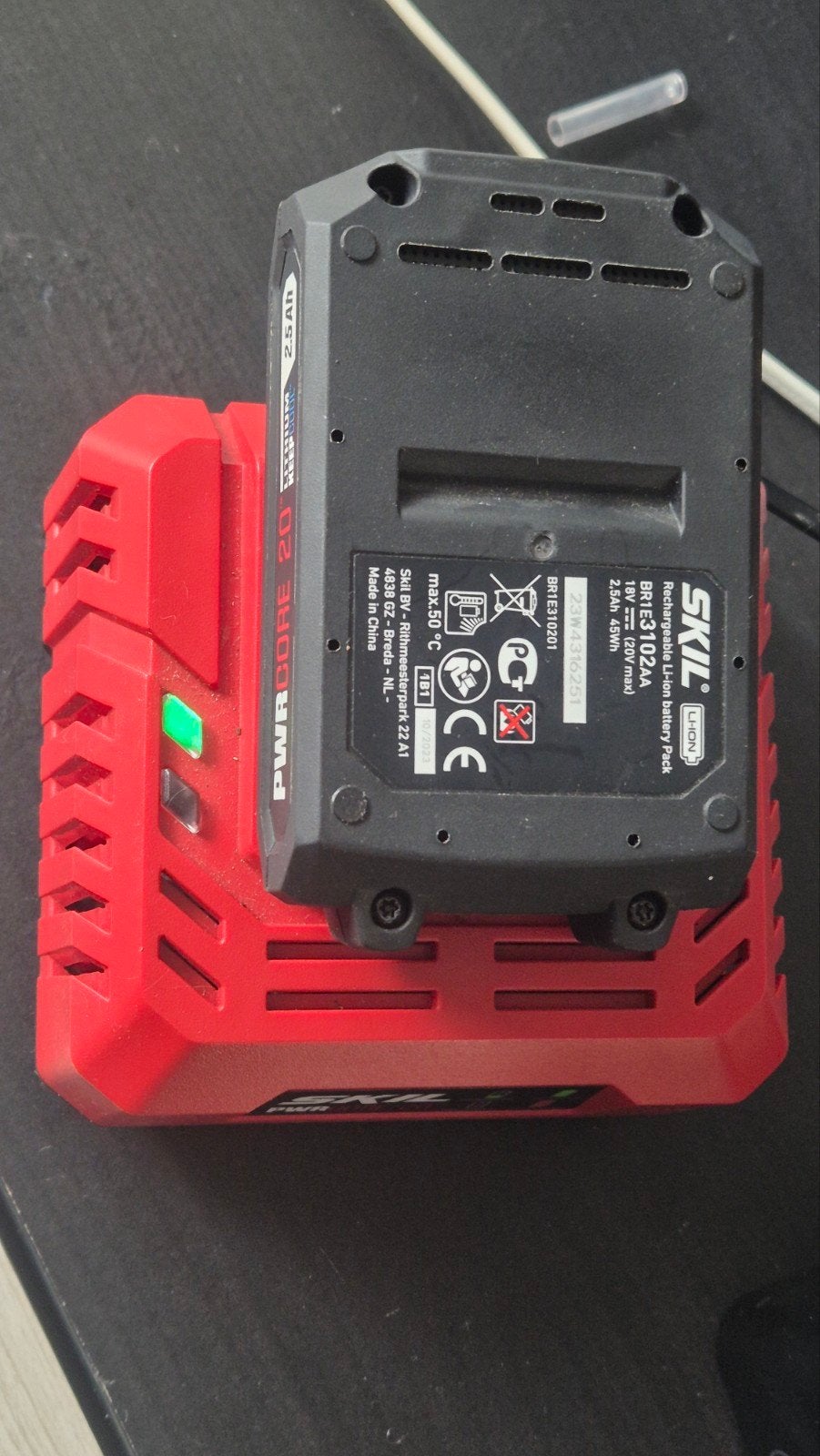 SKIL PWRCORE 20V Accu en Oplader Set - 2.5Ah Li-Ion, Ophalen of Verzenden, Zo goed als nieuw, Overige typen
