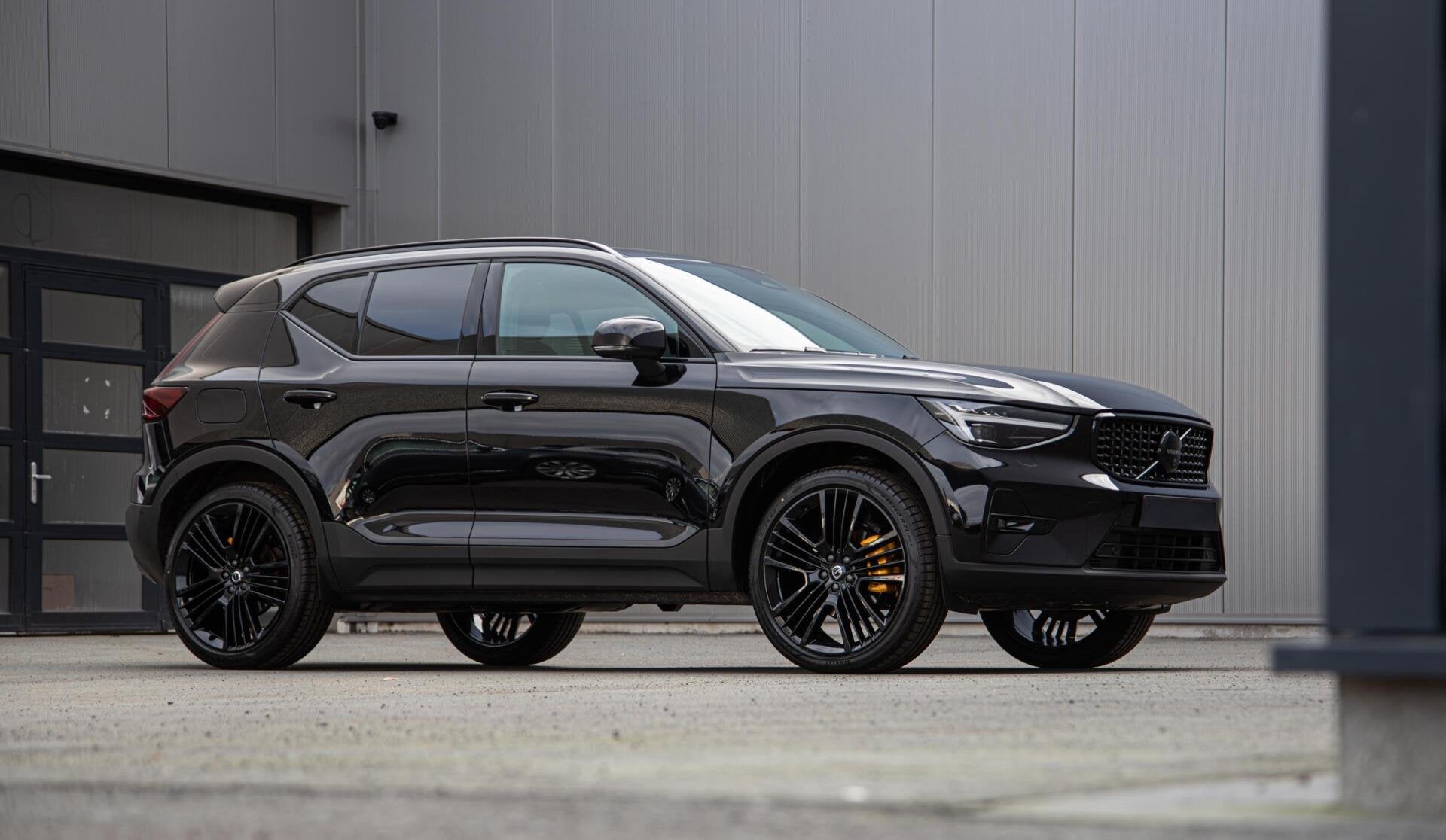 Volvo XC40 B3 MY 2027 SAMENSTELLEN EXTRA VOORDEEL, Auto's, Volvo, Startonderbreker, 15 km/l, Gebruikt, 4 cilinders