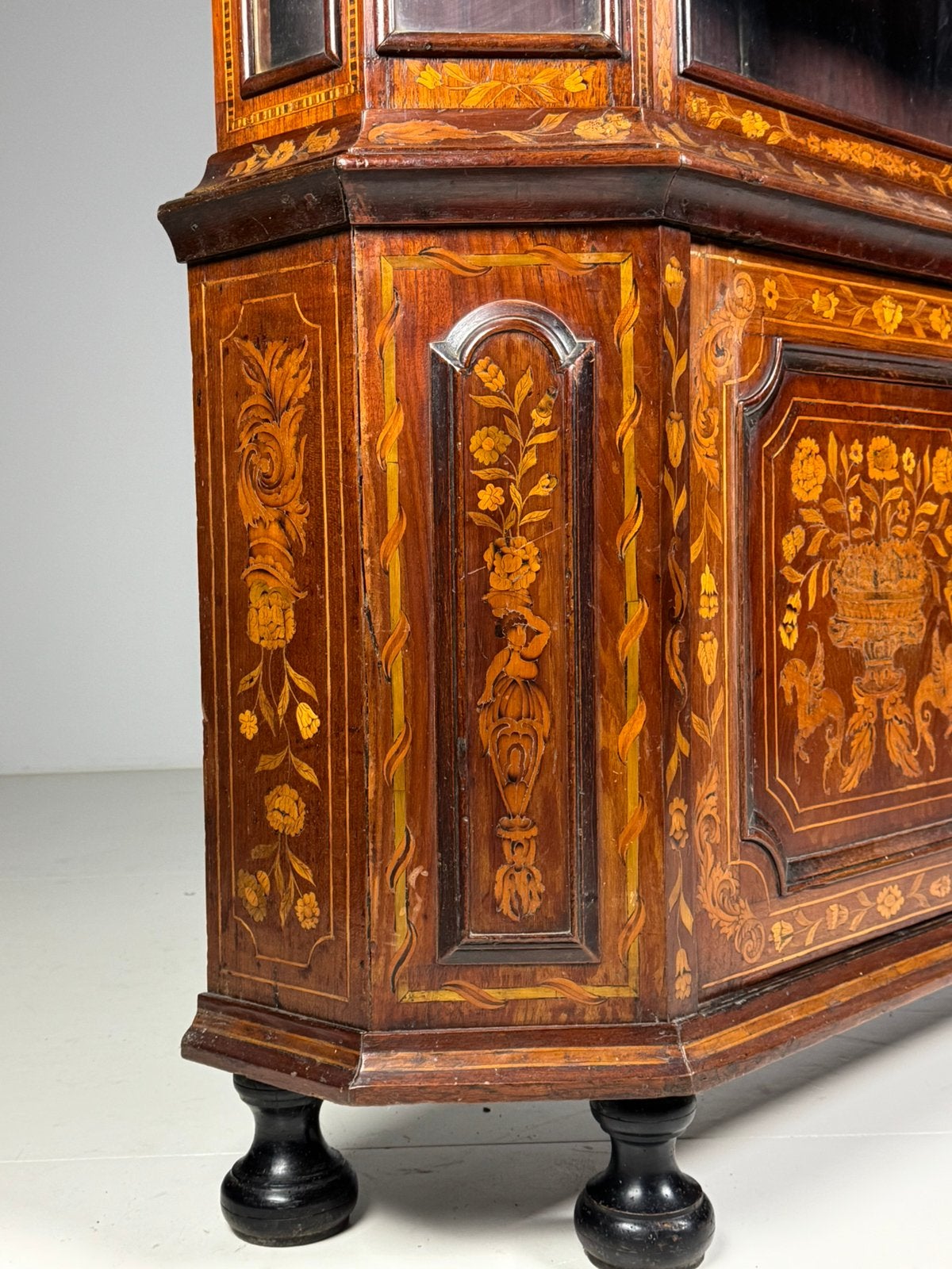 Hollands Marqueterie kabinet, Ophalen