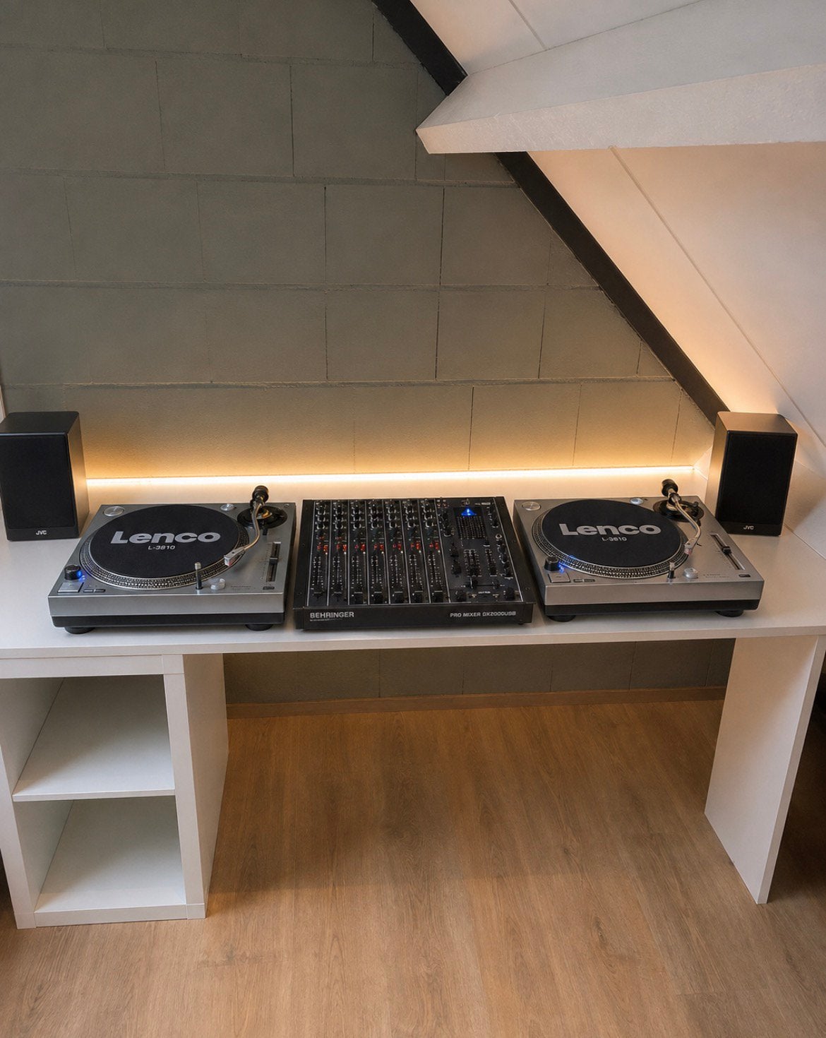 Gezocht 2x Lenco L-3810 en mengpaneel Behringer DX2000USB, Ophalen of Verzenden, Zo goed als nieuw