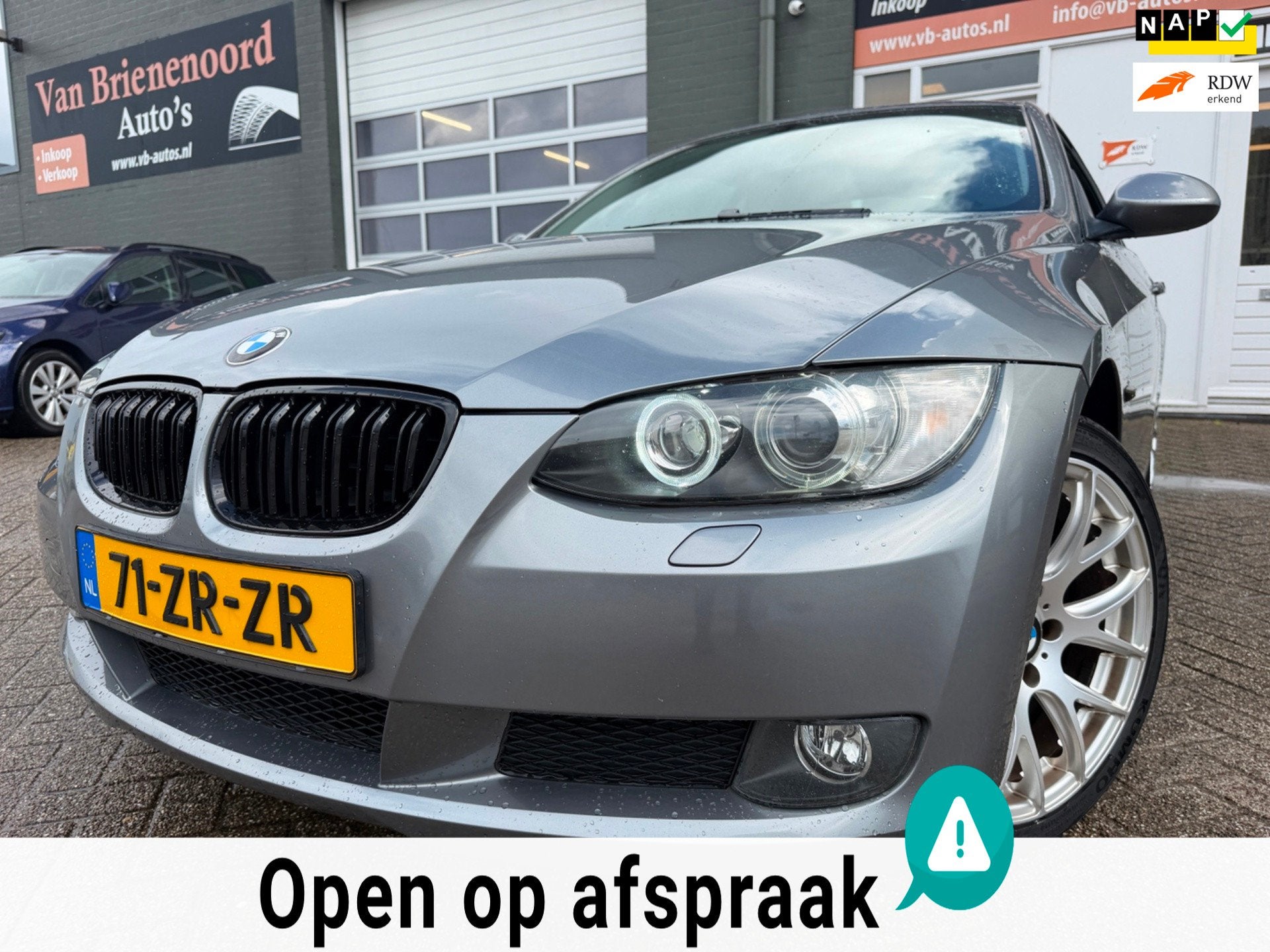 BMW 3-serie Coupé 320i 6 bak met cruise controle en airco N, Auto's, Zwart, 4 cilinders, 4 stoelen, Handgeschakeld