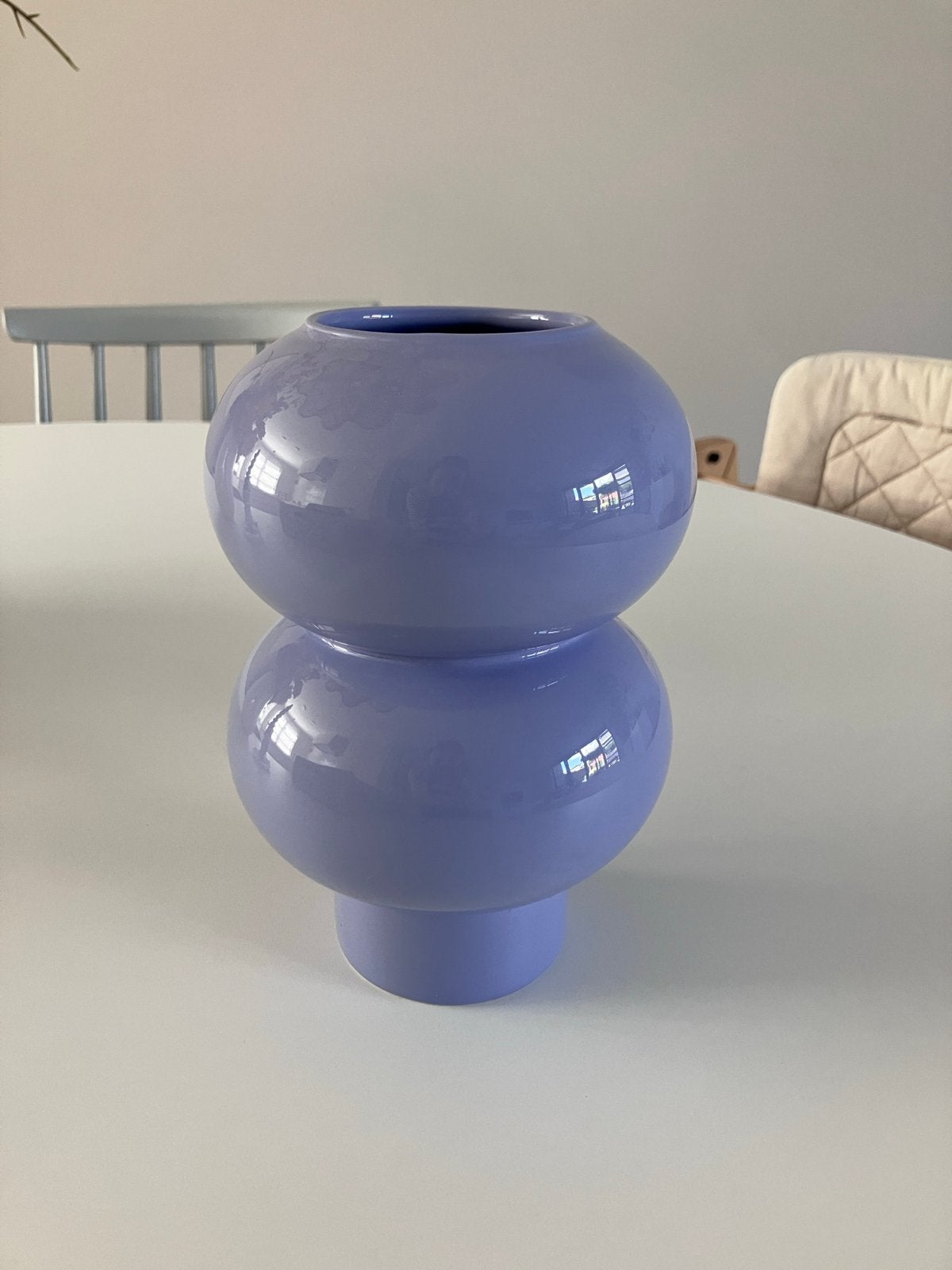 Mooie paarse vaas - Motel Miio, Huis en Inrichting, Woonaccessoires | Vazen, Ophalen of Verzenden