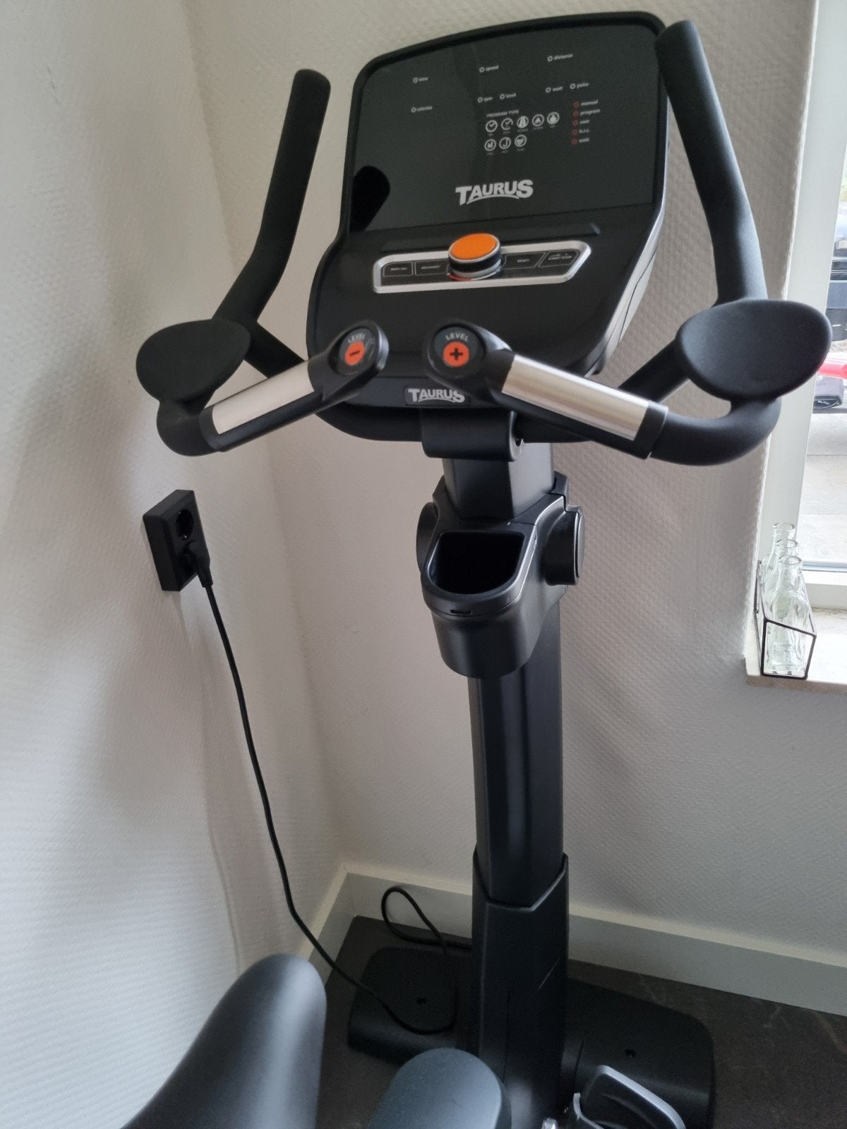 Hometrainer Taurus UB 9.9, Sport en Fitness, Ophalen, Zo goed als nieuw, Hometrainer