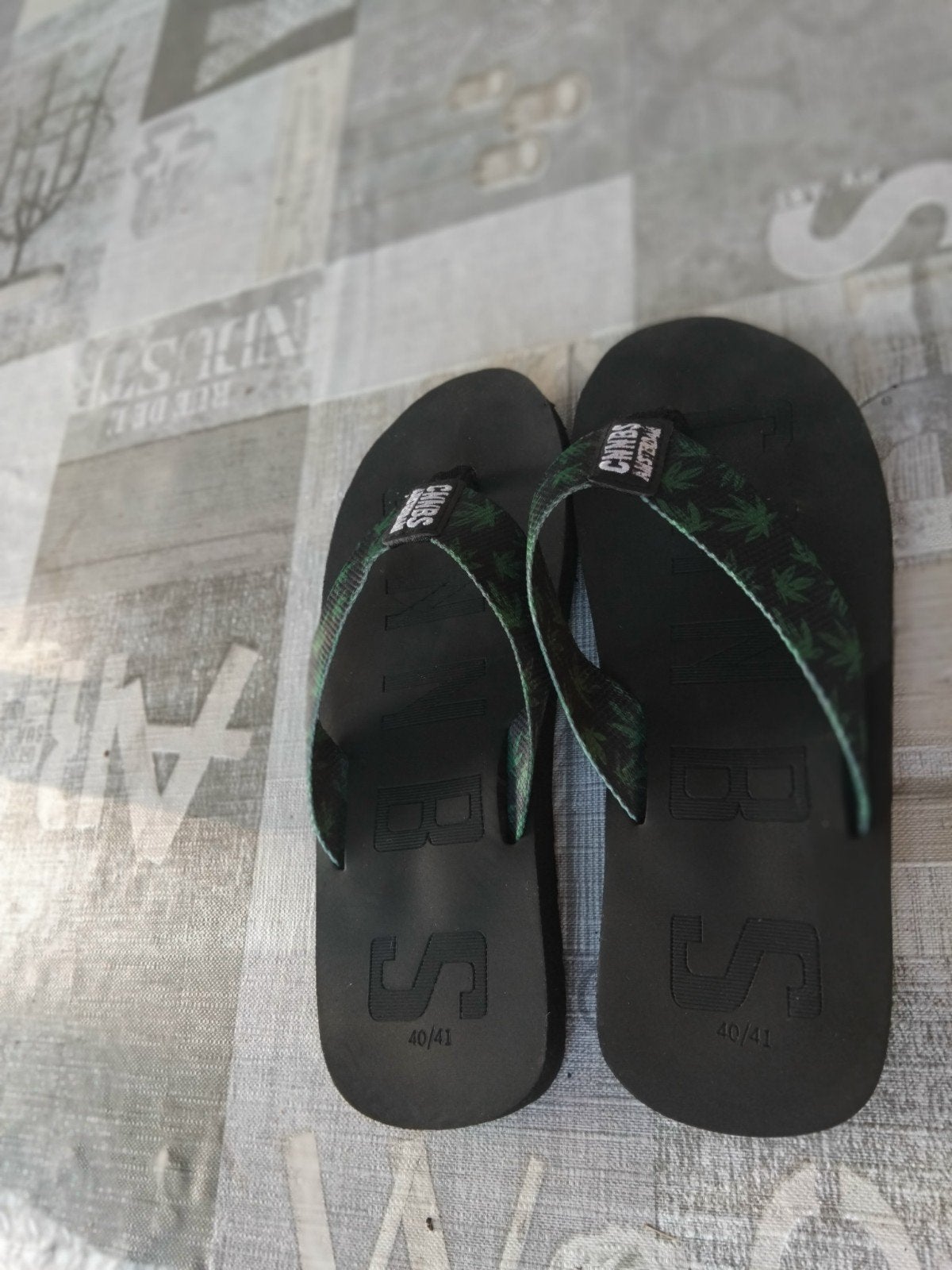 Nieuwe limited edition cannabis slippers, maat 40/41, Kleding | Dames, Carnavalskleding en Feestkleding, Ophalen, Nieuw, Maat 38/40 (M)